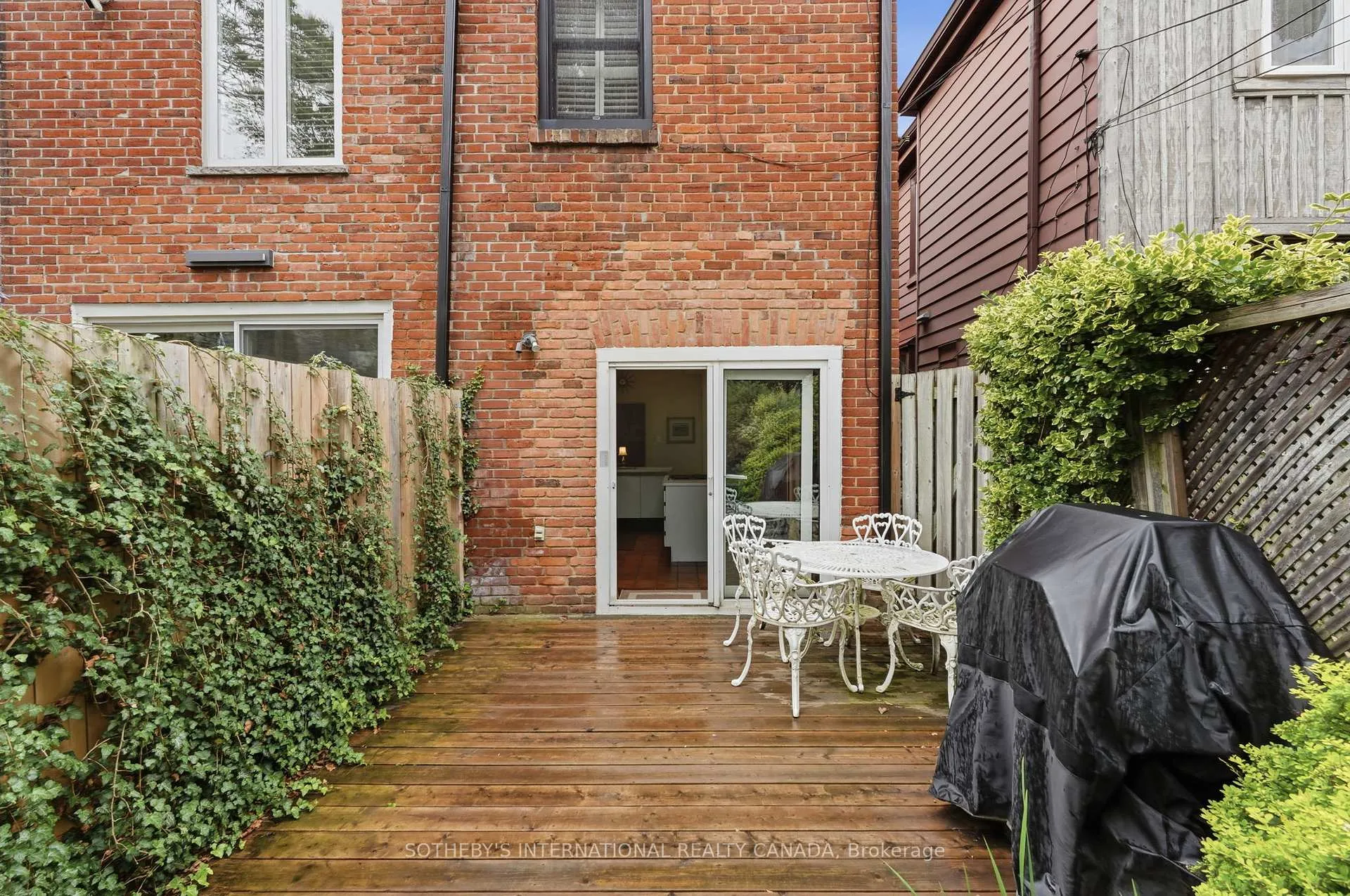Photo 15 of 299 1/2 Sumach Street, Toronto, Cabbagetown-South St. James Town — HOMEH