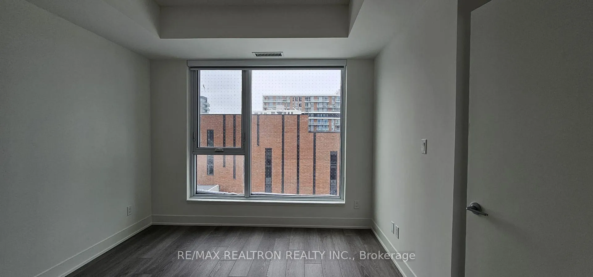 Photo 4 of Unit 1002, 38 Andre De Grasse Street, Markham, Unionville — HOMEH