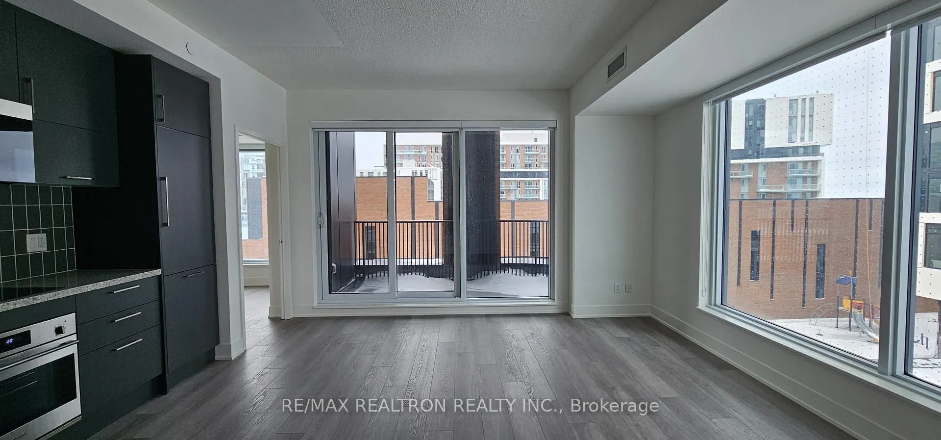 Photo 6 of Unit 1002, 38 Andre De Grasse Street, Markham, Unionville — HOMEH
