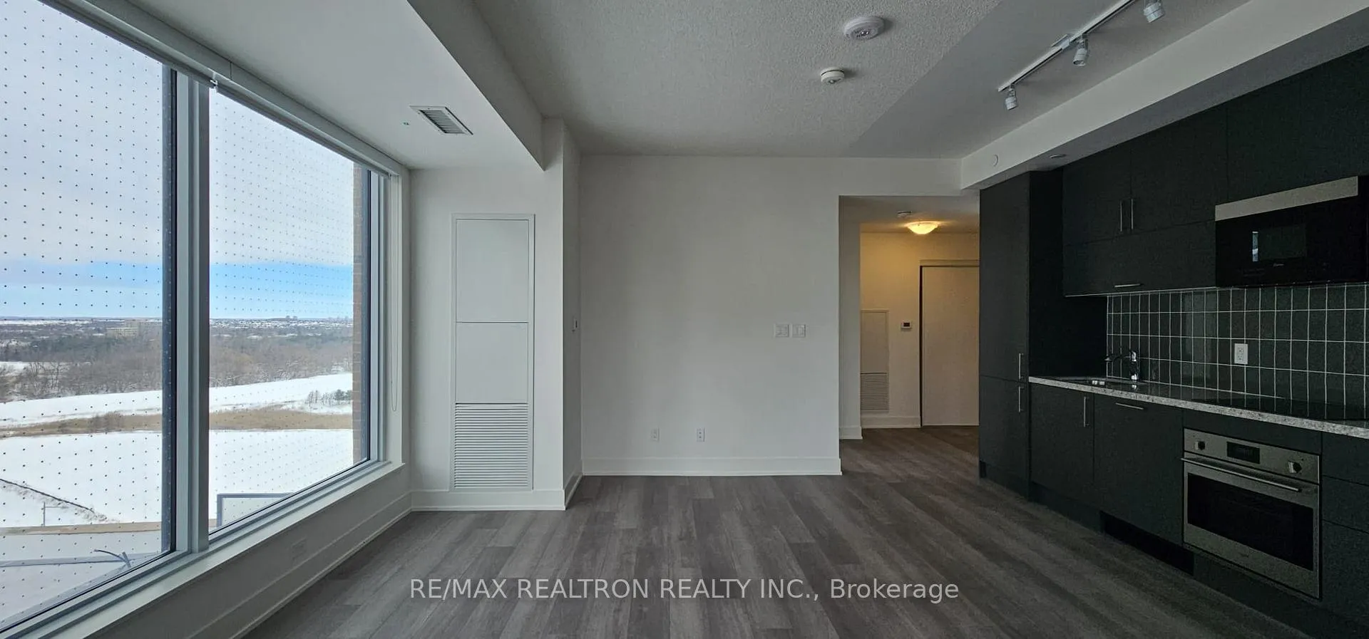 Photo 7 of Unit 1002, 38 Andre De Grasse Street, Markham, Unionville — HOMEH