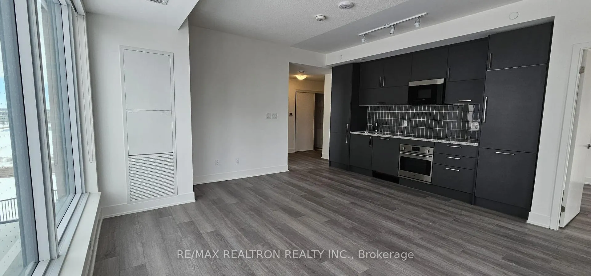 Photo 8 of Unit 1002, 38 Andre De Grasse Street, Markham, Unionville — HOMEH