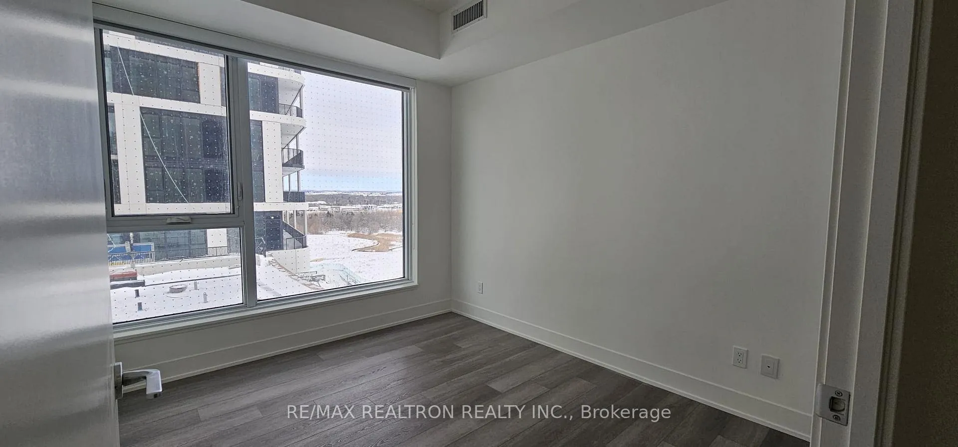 Photo 11 of Unit 1002, 38 Andre De Grasse Street, Markham, Unionville — HOMEH
