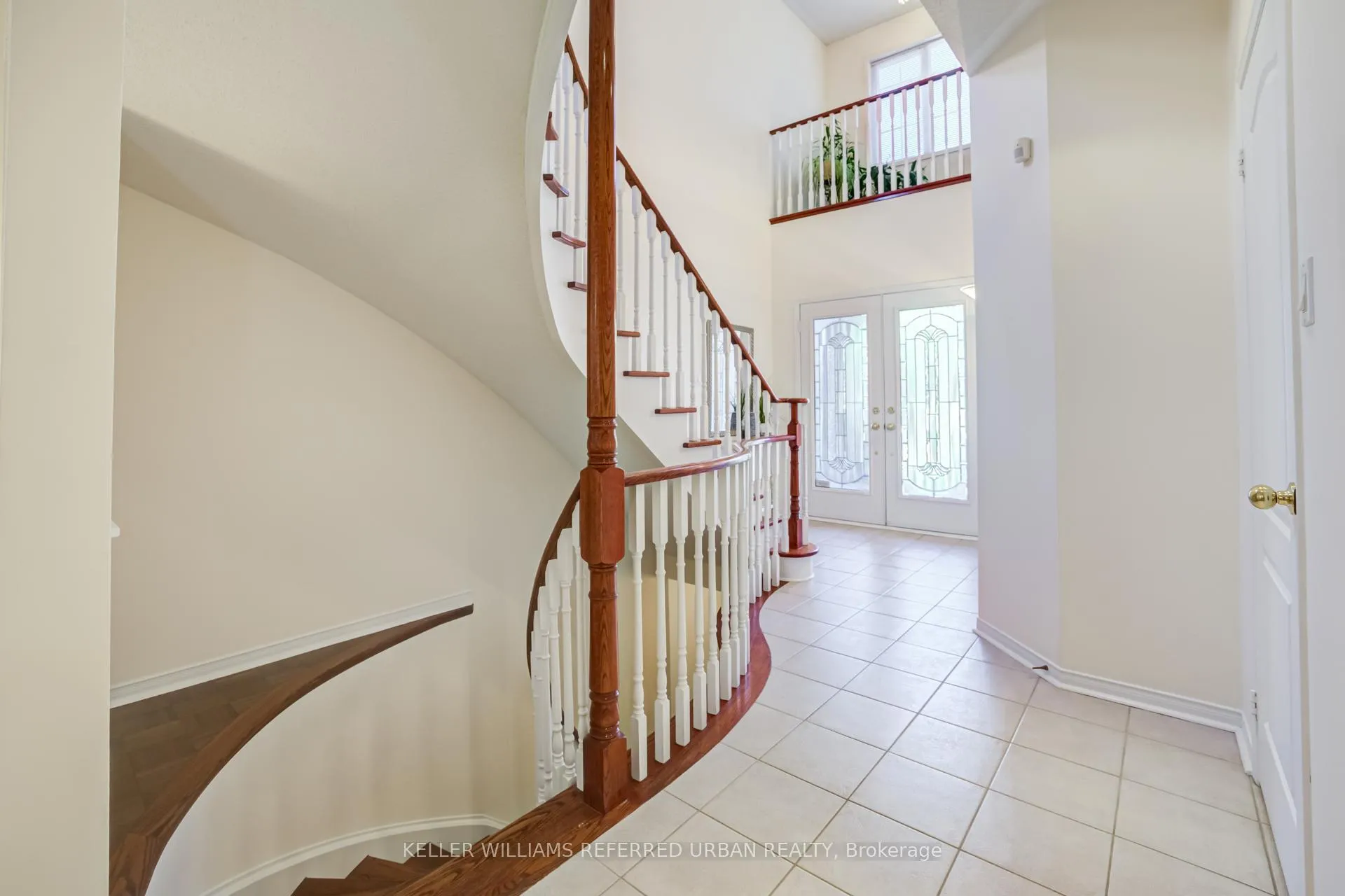 Photo 4 of 51 Belvia Drive, Vaughan, Patterson — HOMEH