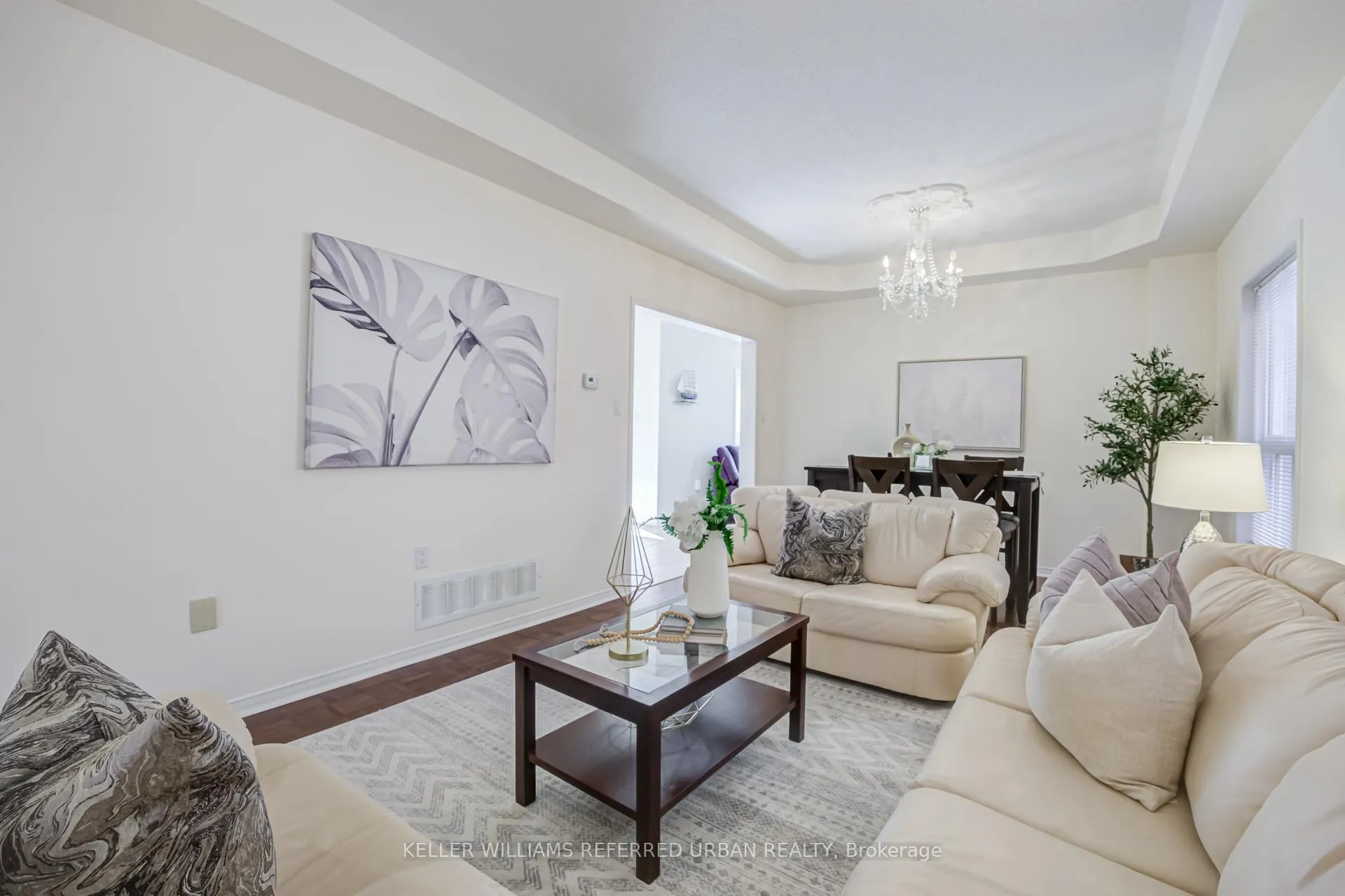 Photo 5 of 51 Belvia Drive, Vaughan, Patterson — HOMEH