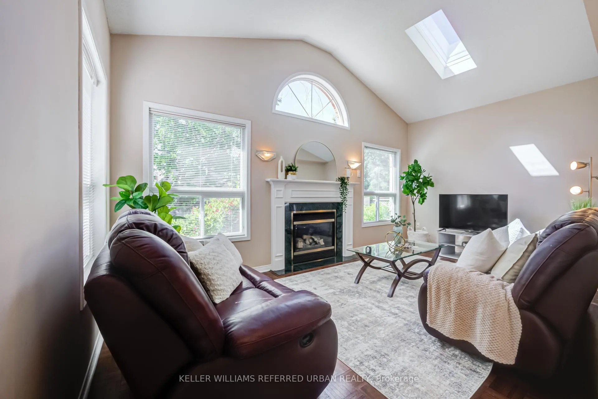Photo 9 of 51 Belvia Drive, Vaughan, Patterson — HOMEH