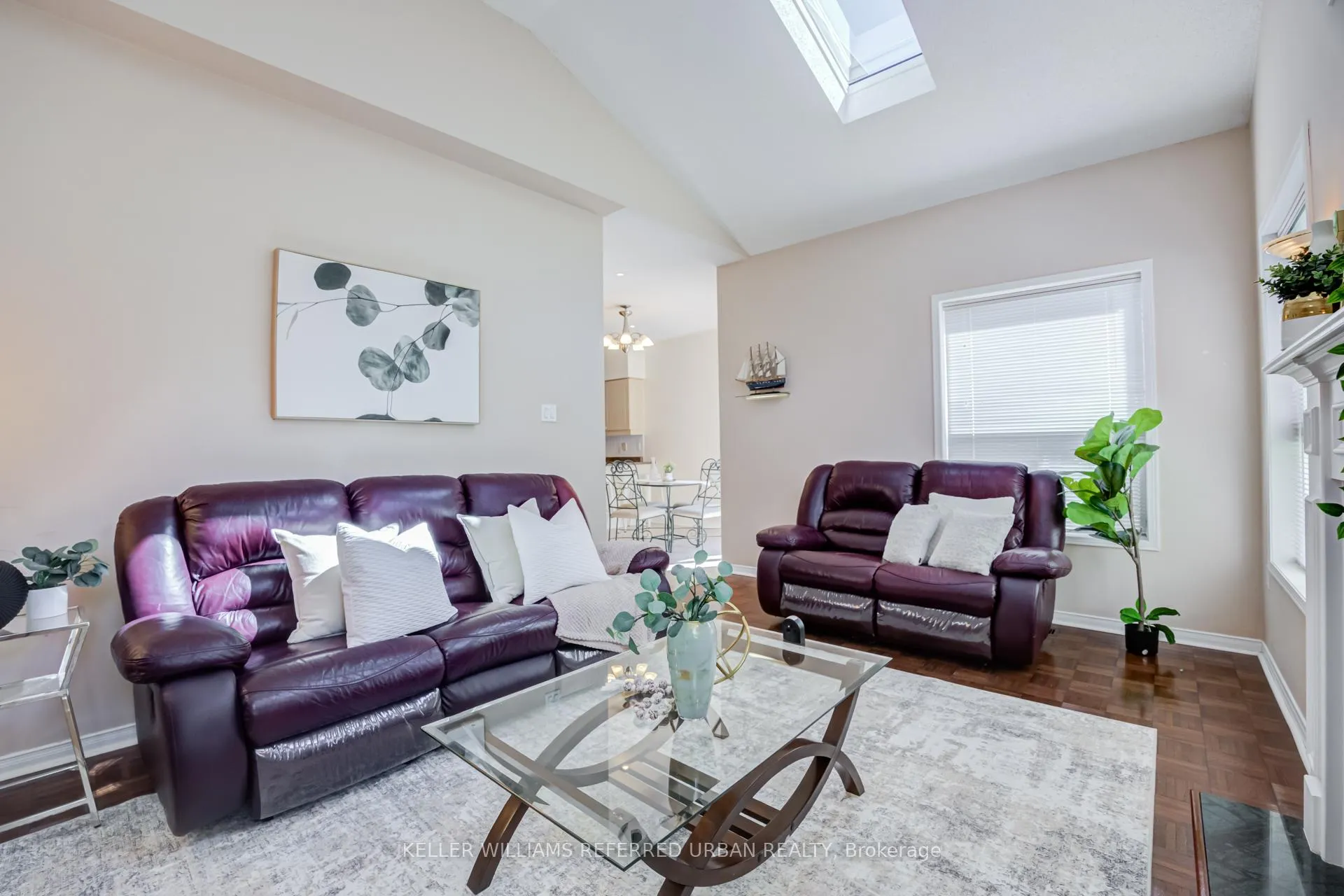 Photo 10 of 51 Belvia Drive, Vaughan, Patterson — HOMEH