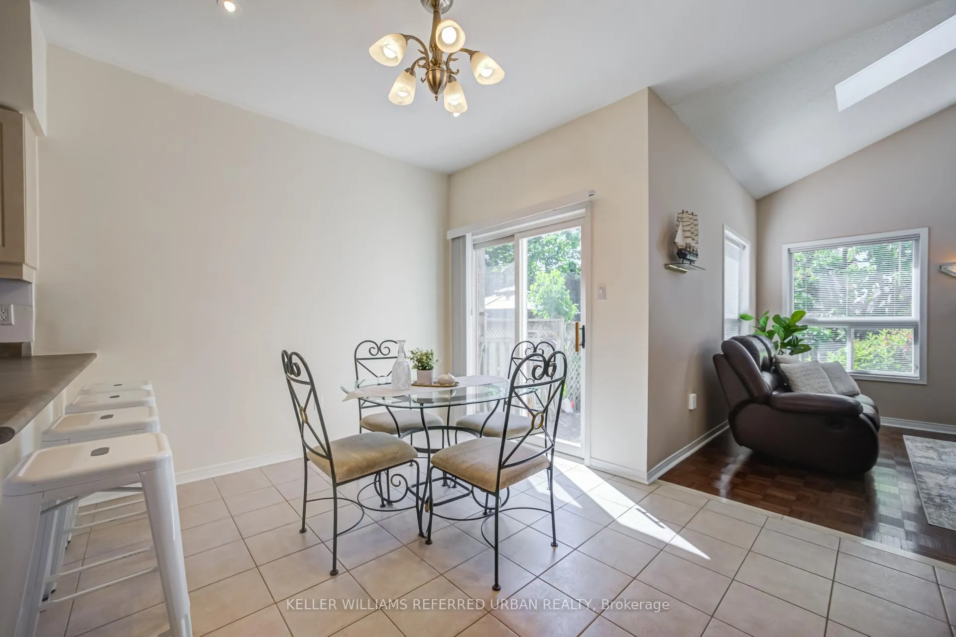 Photo 13 of 51 Belvia Drive, Vaughan, Patterson — HOMEH