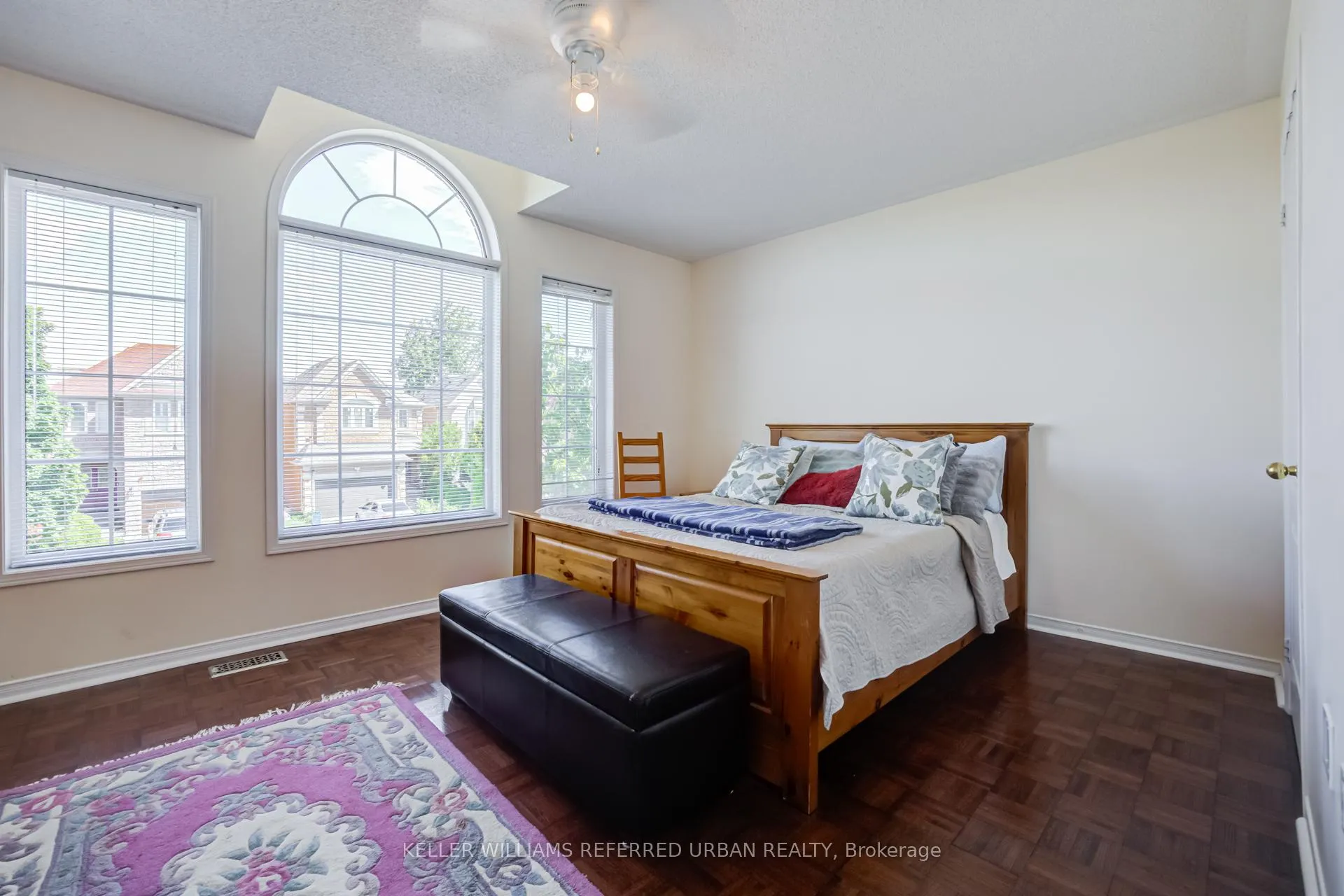 Photo 18 of 51 Belvia Drive, Vaughan, Patterson — HOMEH