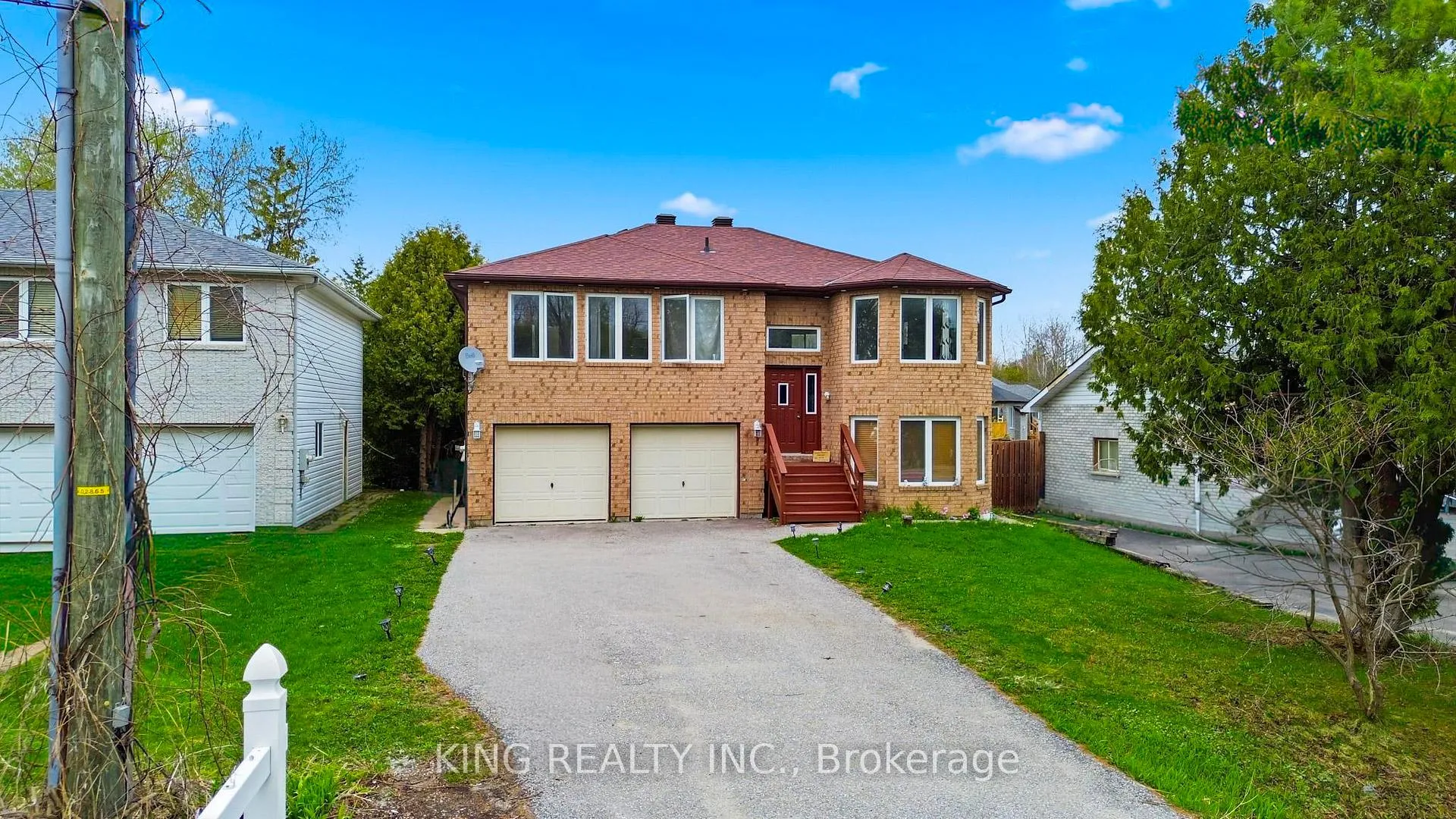 Photo 2 of 1181 Arnold Street, Innisfil, Lefroy — HOMEH
