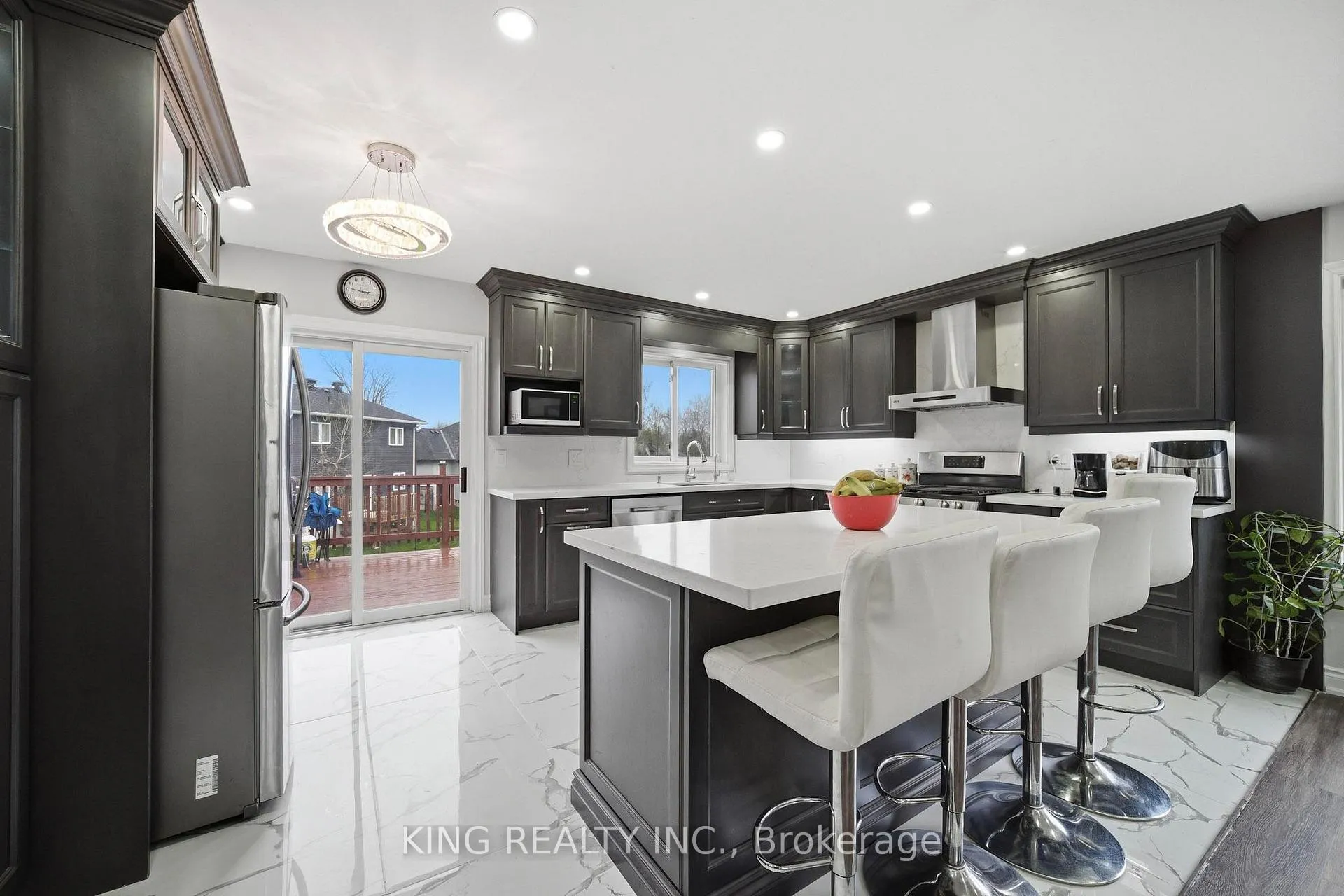 Photo 6 of 1181 Arnold Street, Innisfil, Lefroy — HOMEH