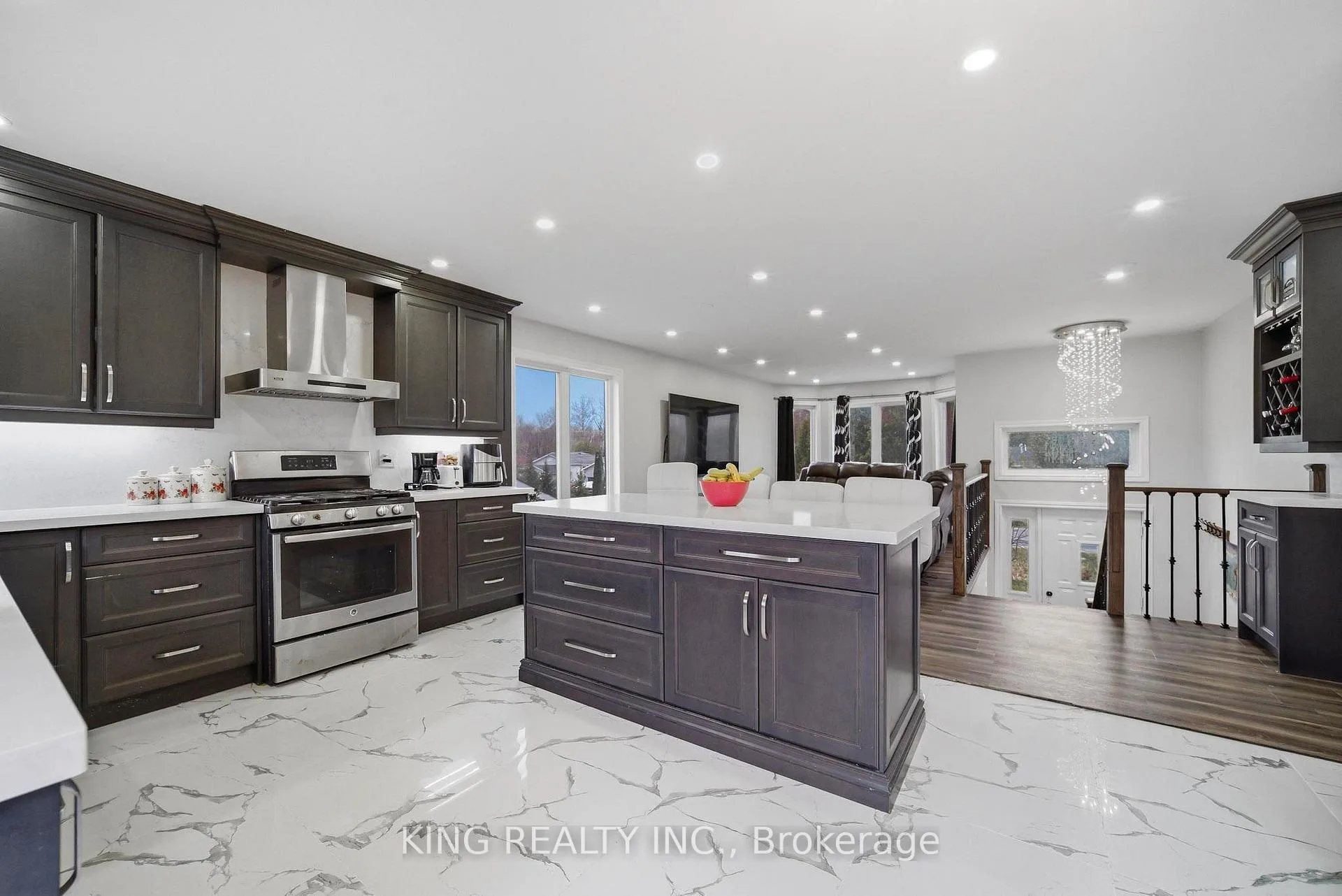 Photo 8 of 1181 Arnold Street, Innisfil, Lefroy — HOMEH