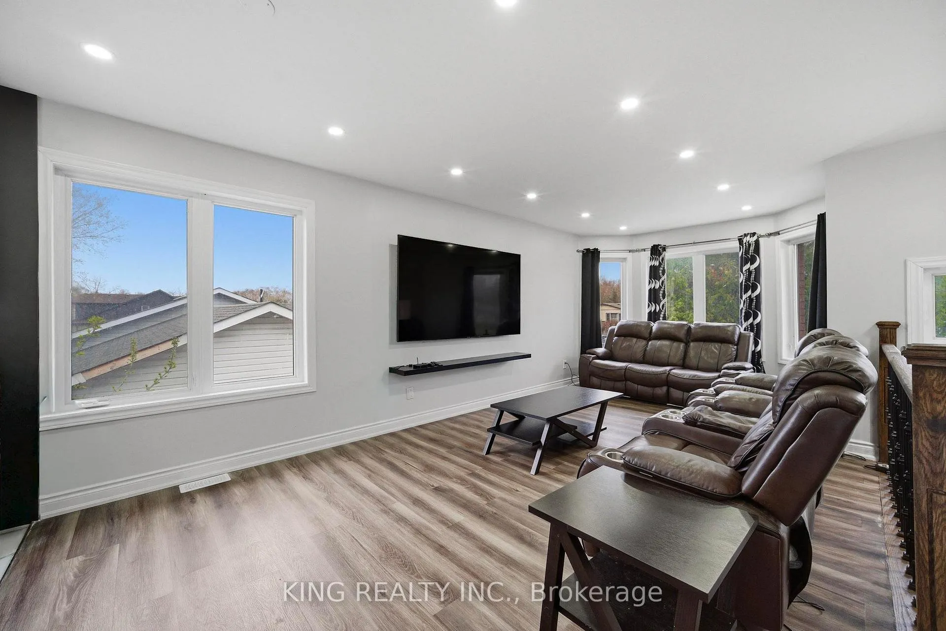 Photo 13 of 1181 Arnold Street, Innisfil, Lefroy — HOMEH