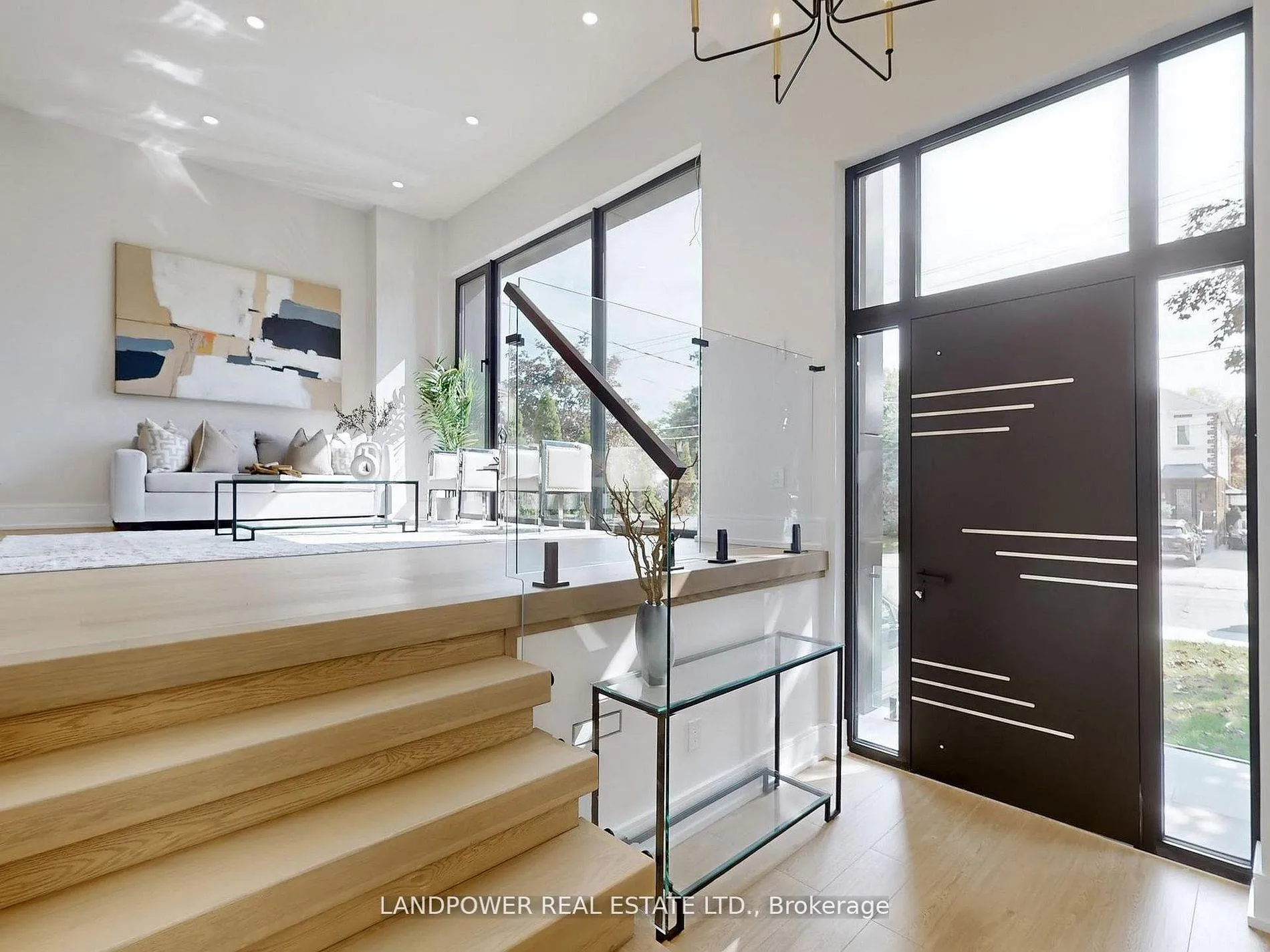 Photo 2 of 214 Brooke Avenue, Toronto, Bedford Park-Nortown — HOMEH