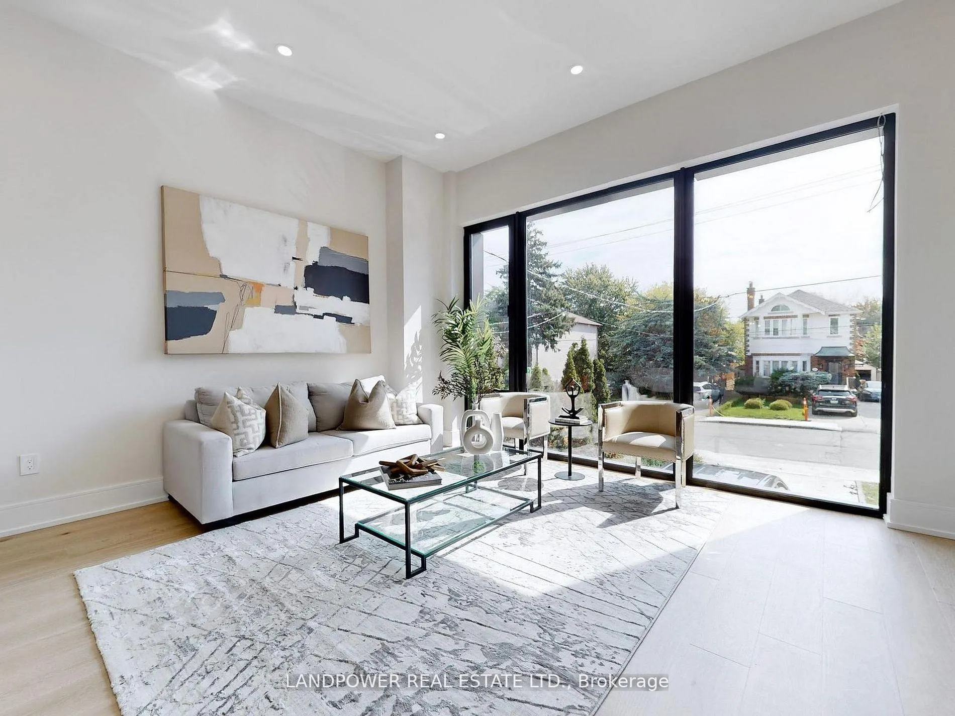 Photo 3 of 214 Brooke Avenue, Toronto, Bedford Park-Nortown — HOMEH