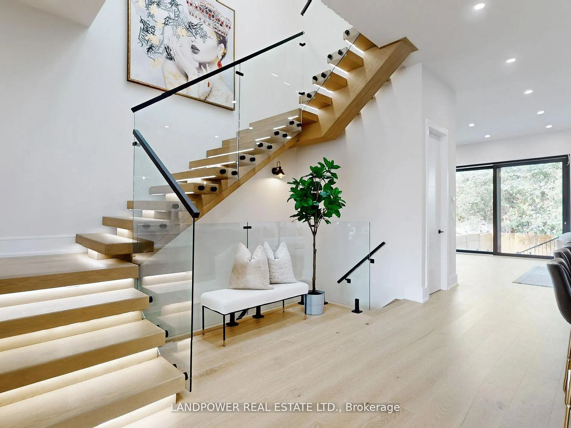 Photo 7 of 214 Brooke Avenue, Toronto, Bedford Park-Nortown — HOMEH