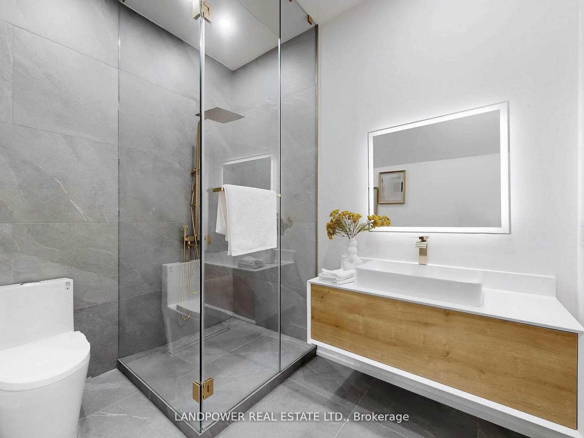 Photo 14 of 214 Brooke Avenue, Toronto, Bedford Park-Nortown — HOMEH