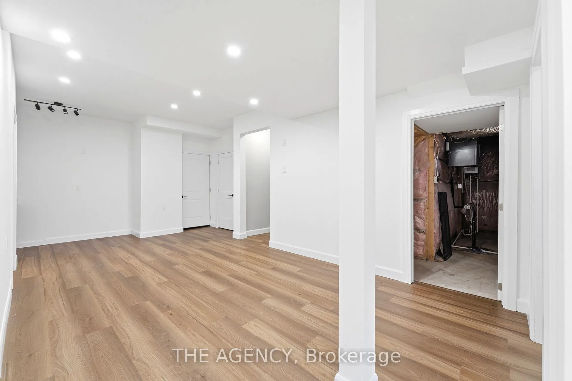 Photo 38 of 308 Appleby Line, Burlington, Shoreacres — HOMEH