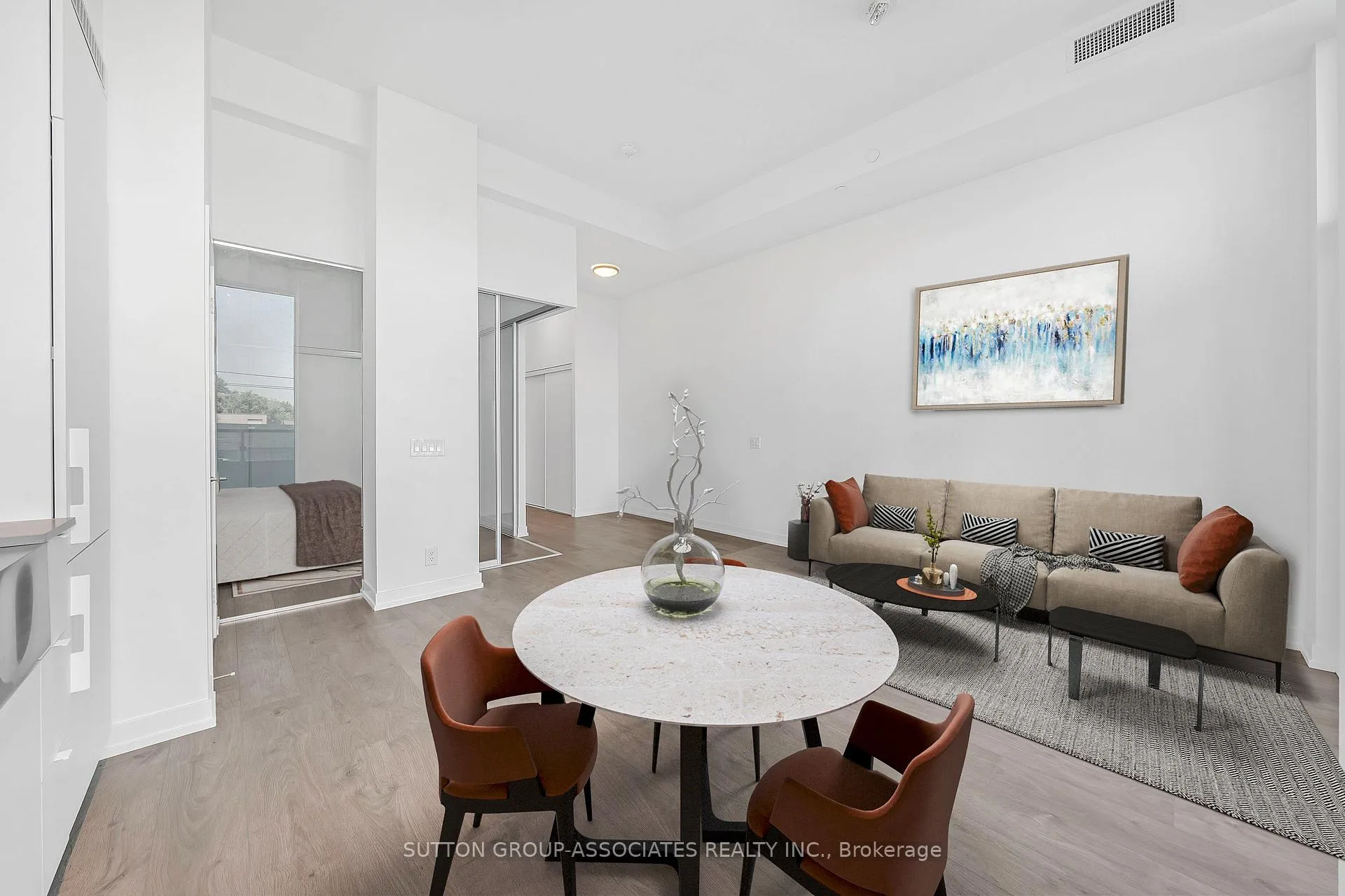 Photo 4 of Unit 213, 270 Dufferin Street, Toronto, South Parkdale — HOMEH