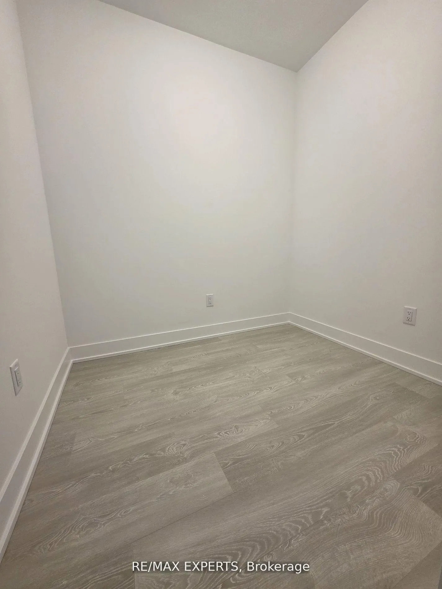 Photo 8 of Unit 2414, 2545 Simcoe Street N, Oshawa, Windfields — HOMEH