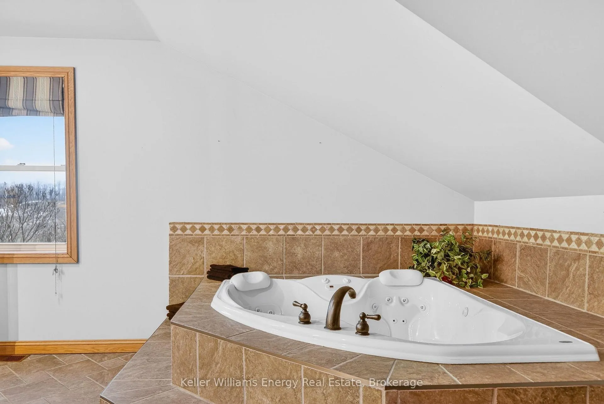 Photo 32 of 1114 Harrington Road, Quinte West, Sidney Ward — HOMEH