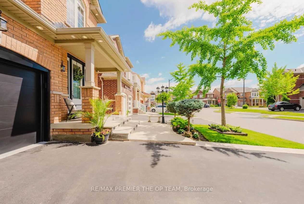 Photo 3 of 34 Hybrid Street, Brampton, Northwest Sandalwood Parkway — HOMEH