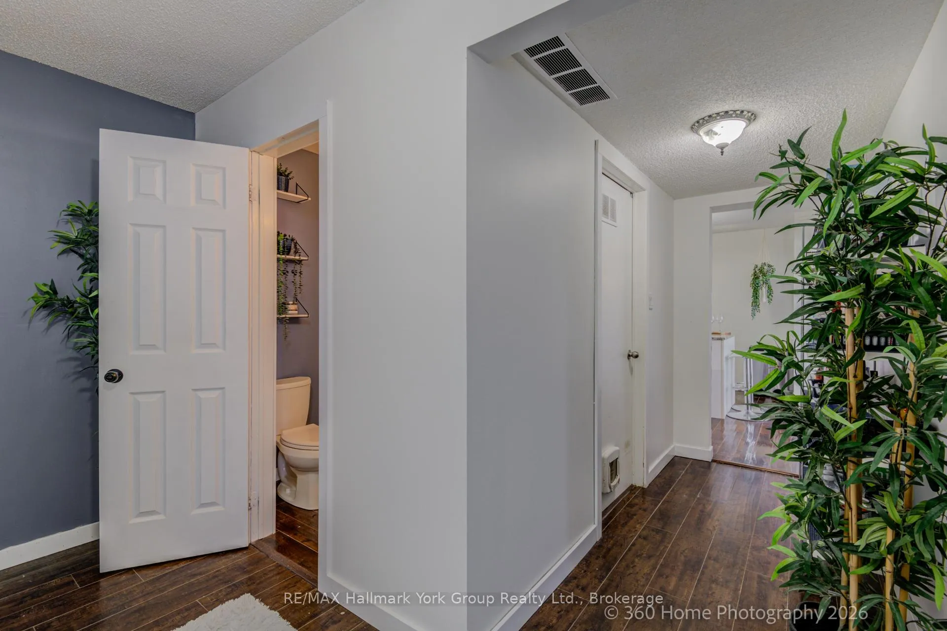 Photo 7 of Unit 16, 502 Essa Road, Barrie, Holly — HOMEH