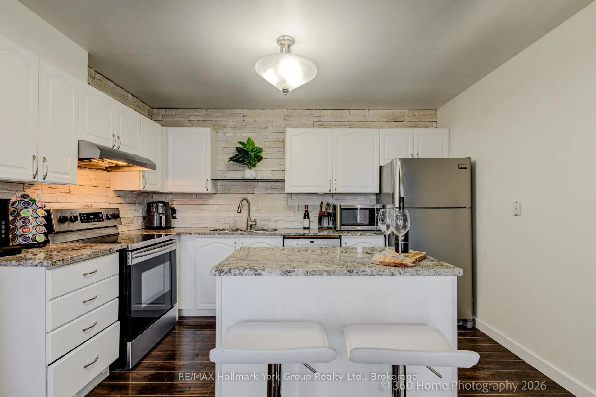 Photo 9 of Unit 16, 502 Essa Road, Barrie, Holly — HOMEH