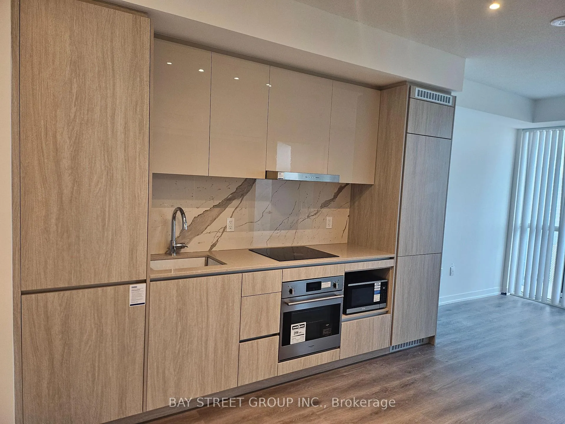 Photo 6 of Unit 1611, 28 Interchange Way, Vaughan, Vaughan Corporate Centre — HOMEH