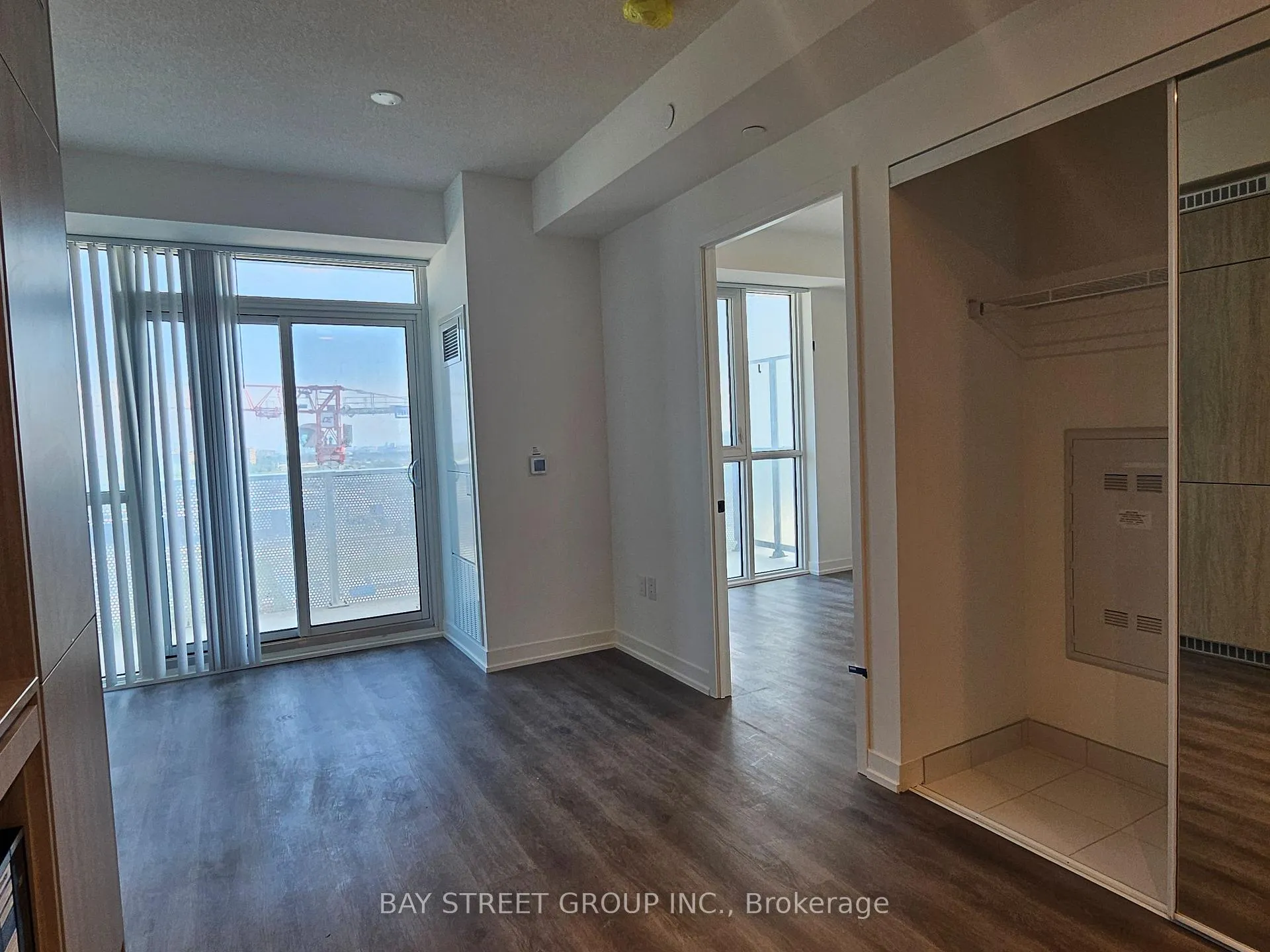 Photo 10 of Unit 1611, 28 Interchange Way, Vaughan, Vaughan Corporate Centre — HOMEH