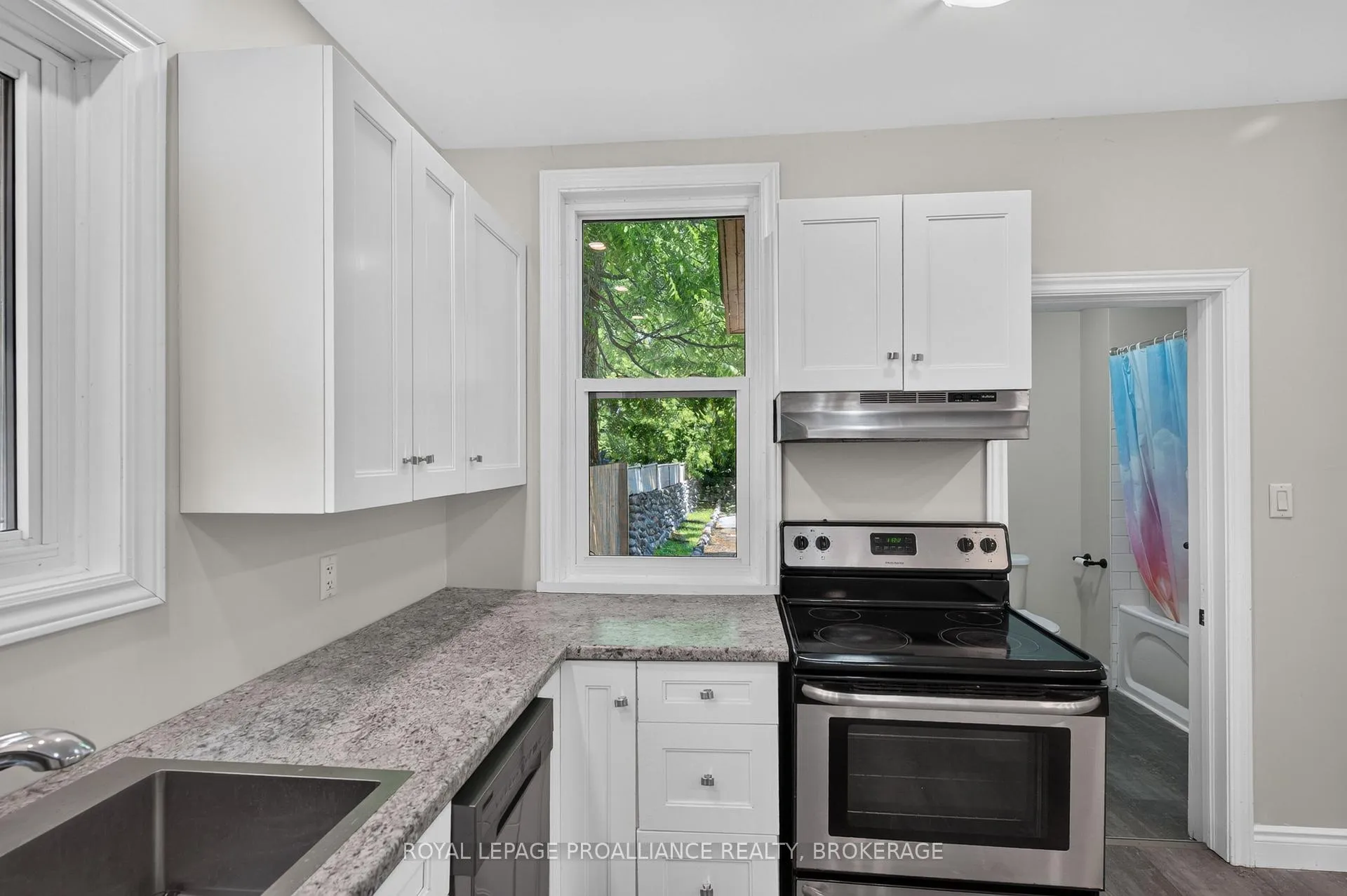 Photo 7 of 69 John Street, Kingston, East of Sir John A. Blvd — HOMEH