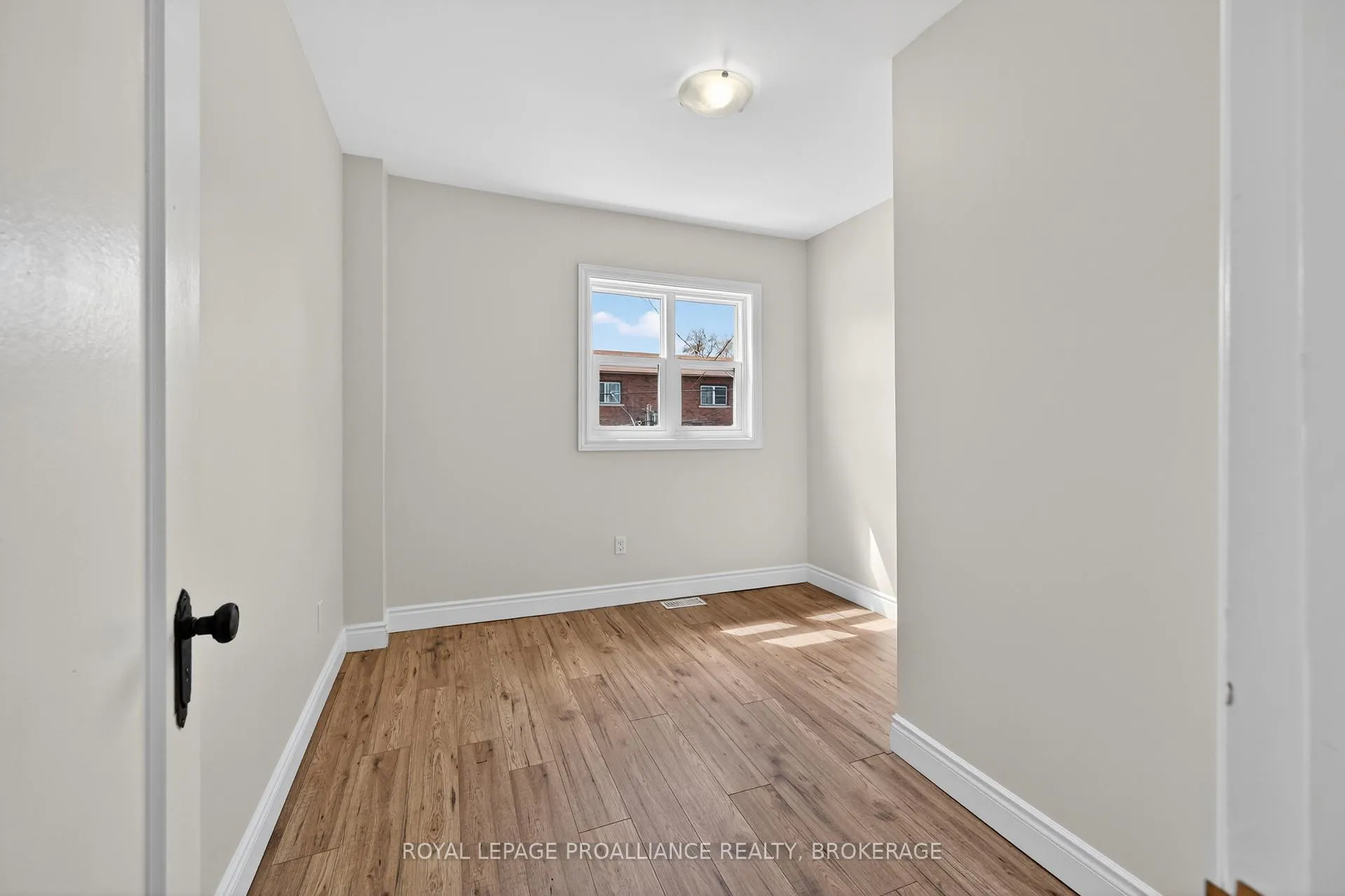 Photo 12 of 69 John Street, Kingston, East of Sir John A. Blvd — HOMEH