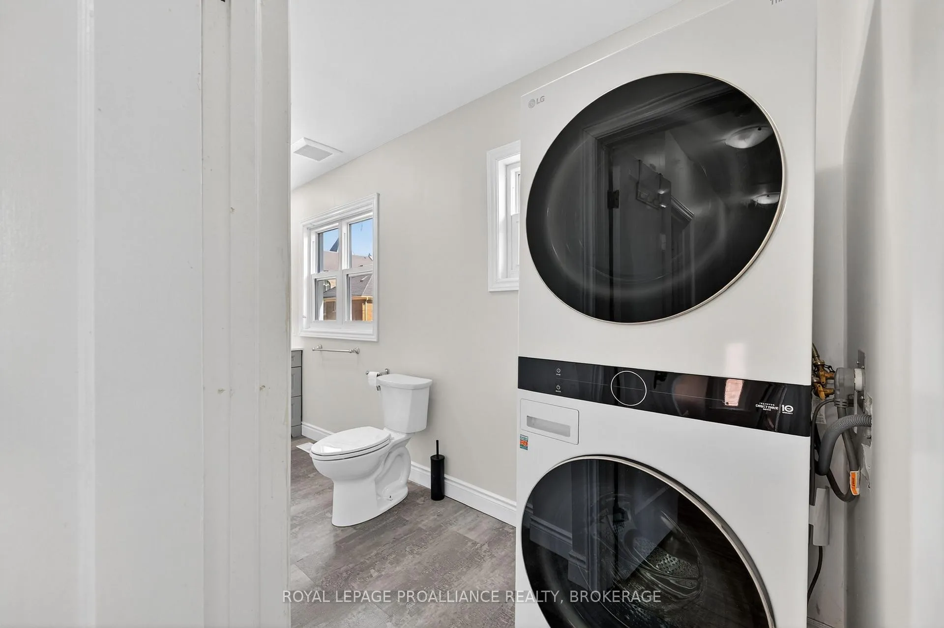 Photo 17 of 69 John Street, Kingston, East of Sir John A. Blvd — HOMEH