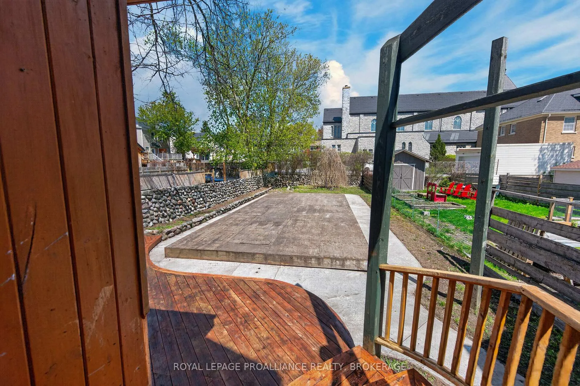 Photo 20 of 69 John Street, Kingston, East of Sir John A. Blvd — HOMEH
