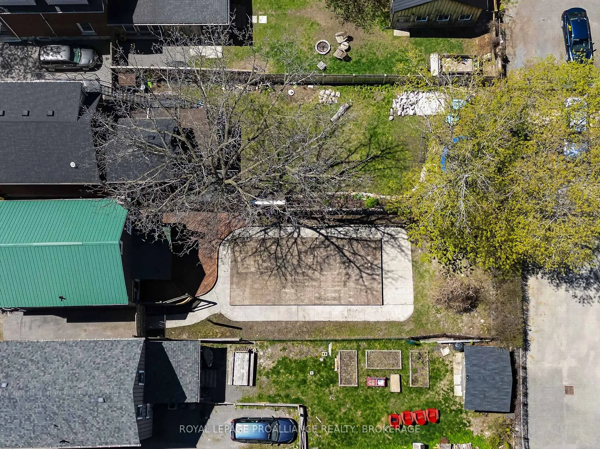 Photo 25 of 69 John Street, Kingston, East of Sir John A. Blvd — HOMEH
