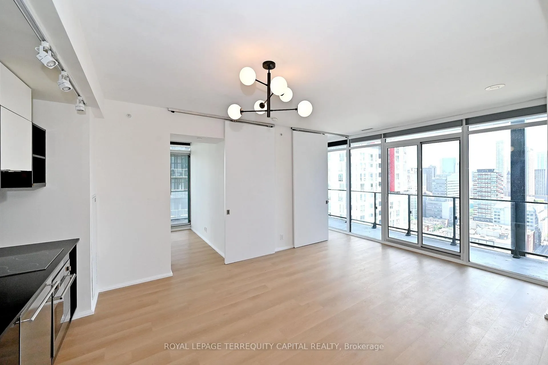 Photo 8 of Unit 2308, 125 Peter Street, Toronto, Waterfront Communities — HOMEH