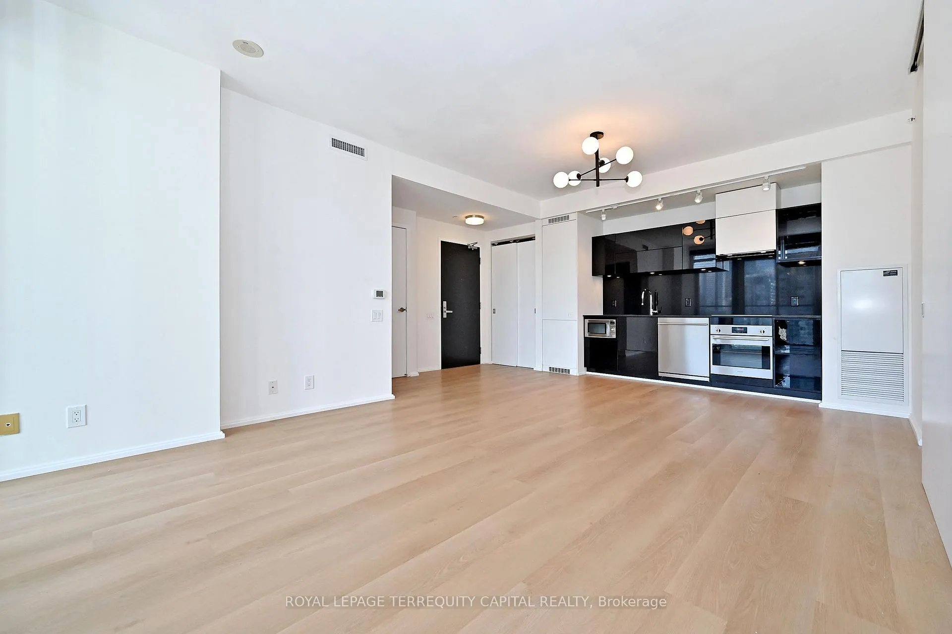 Photo 10 of Unit 2308, 125 Peter Street, Toronto, Waterfront Communities — HOMEH