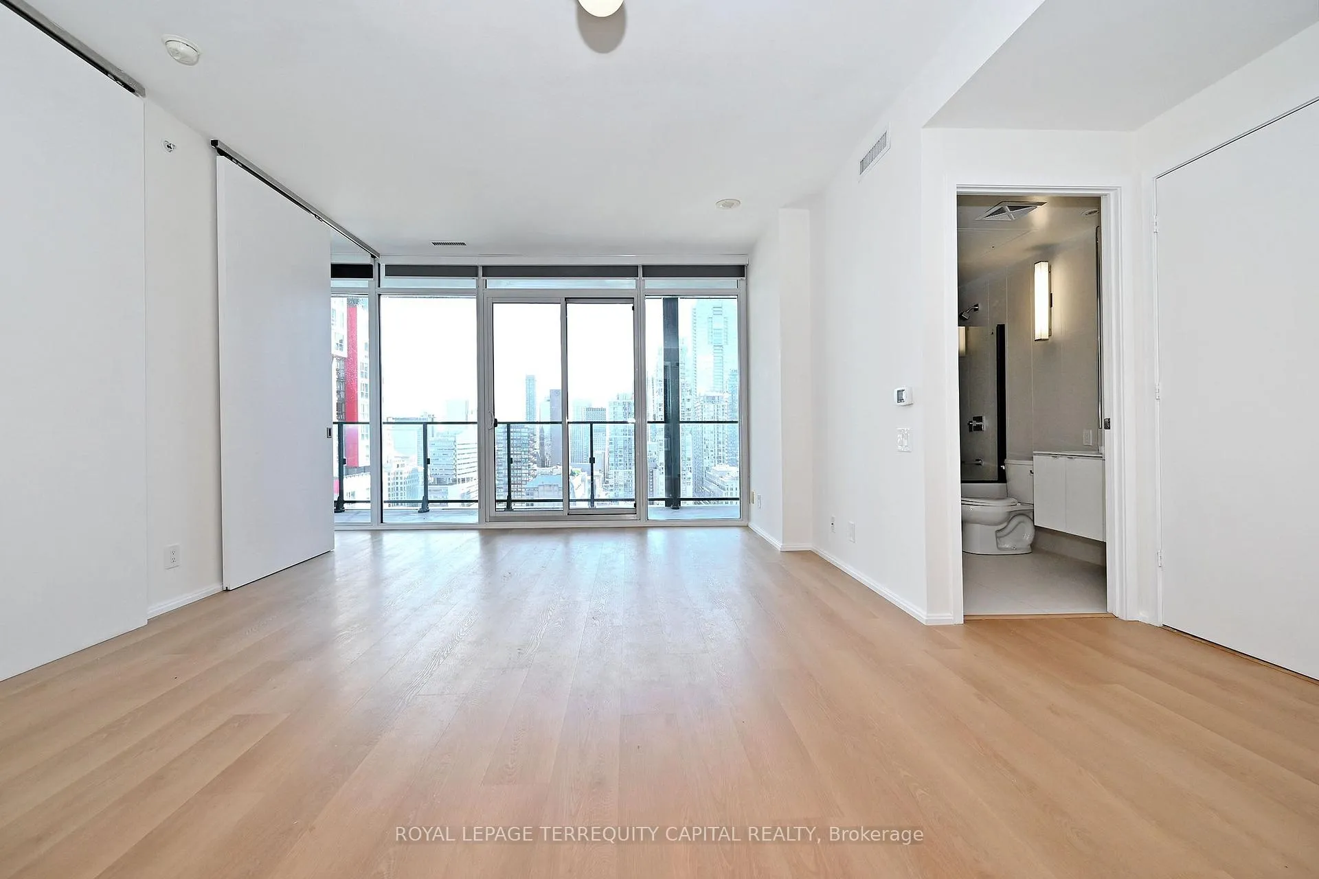 Photo 12 of Unit 2308, 125 Peter Street, Toronto, Waterfront Communities — HOMEH