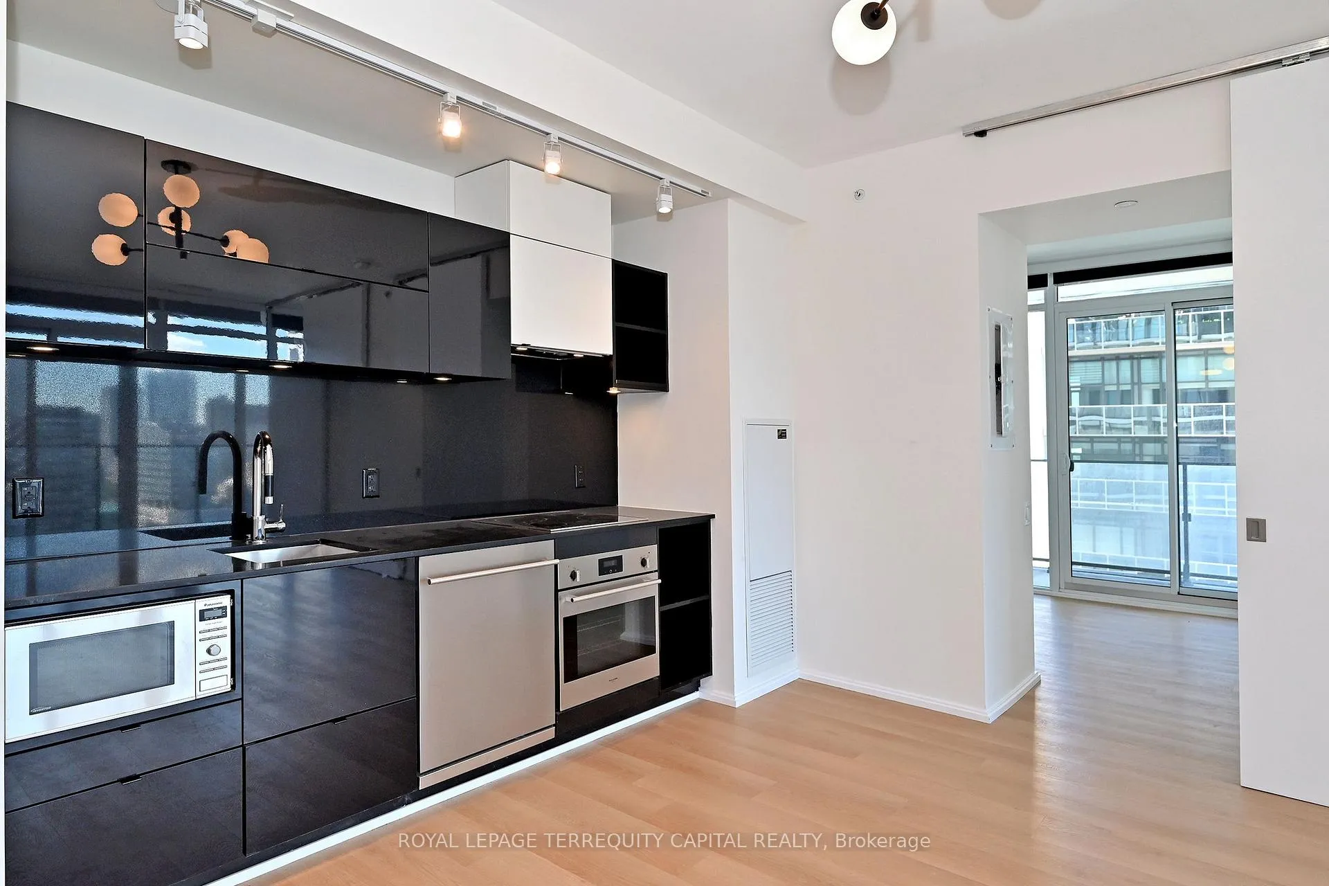 Photo 13 of Unit 2308, 125 Peter Street, Toronto, Waterfront Communities — HOMEH