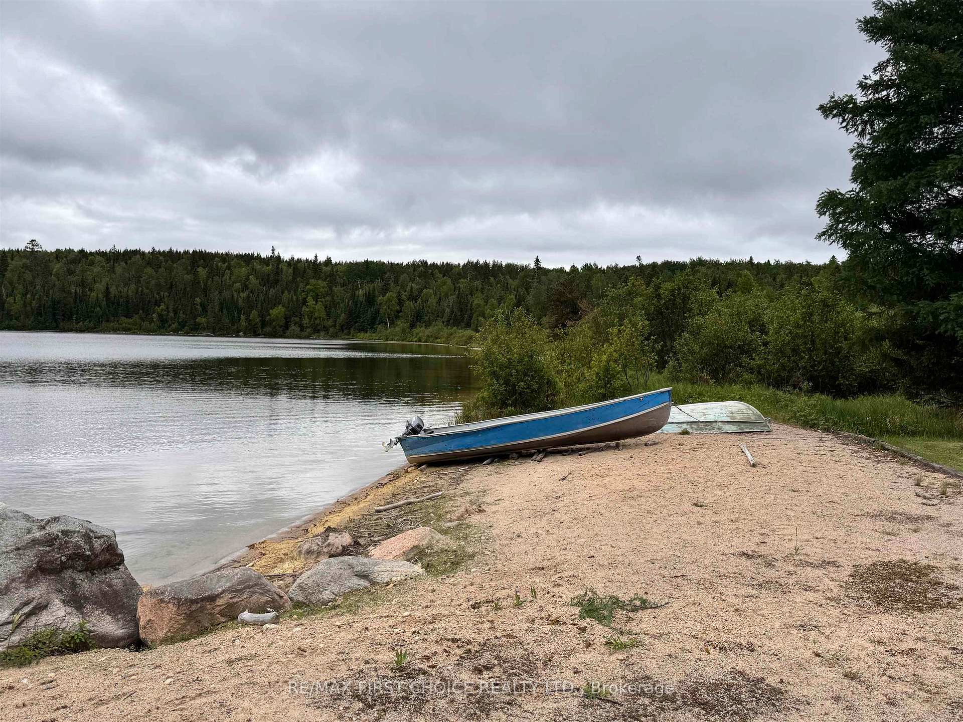 Photo 3 of 26 Cliff, Kenora Remote Area, Blue Lake — HOMEH