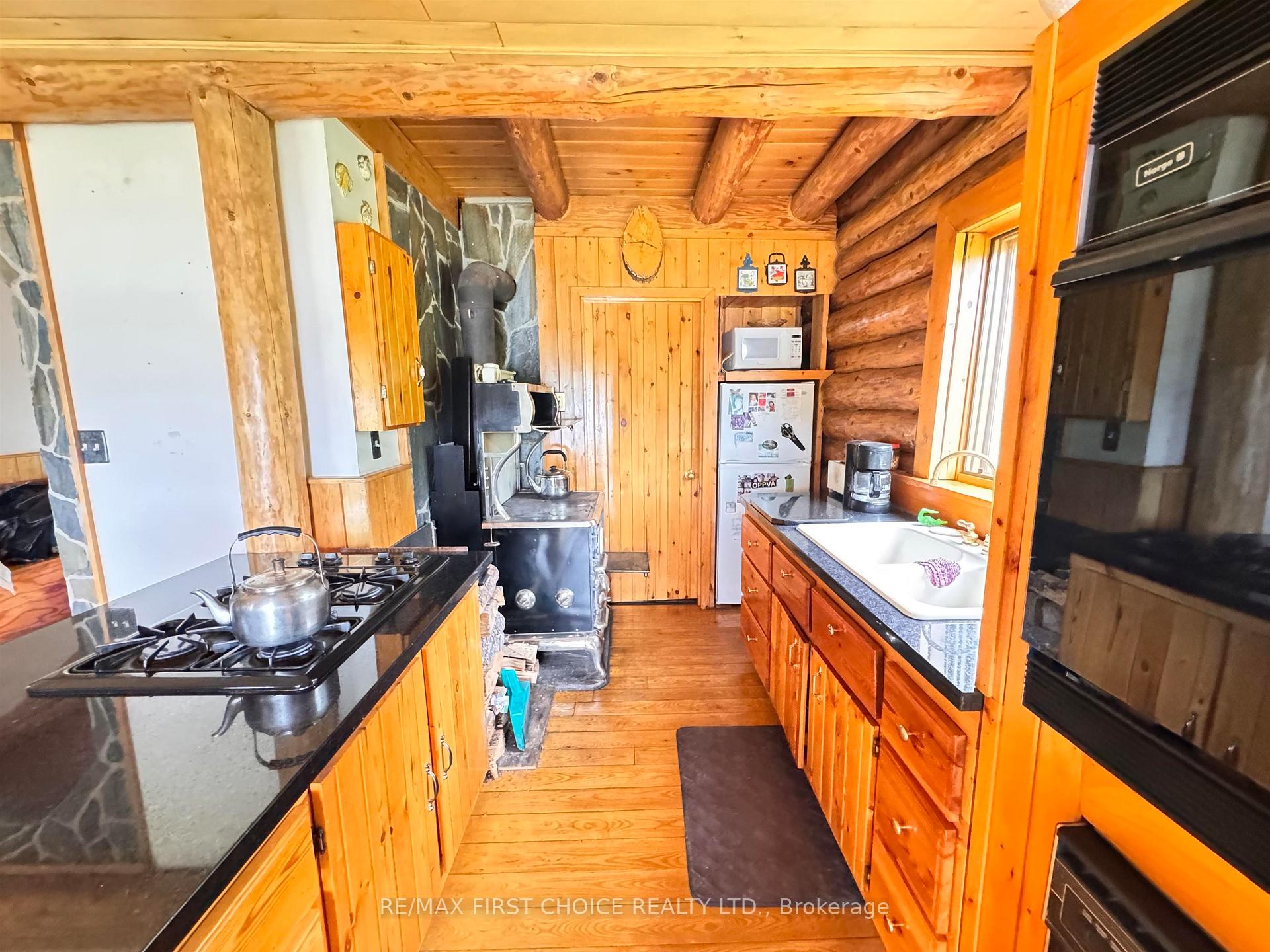 Photo 14 of 26 Cliff, Kenora Remote Area, Blue Lake — HOMEH