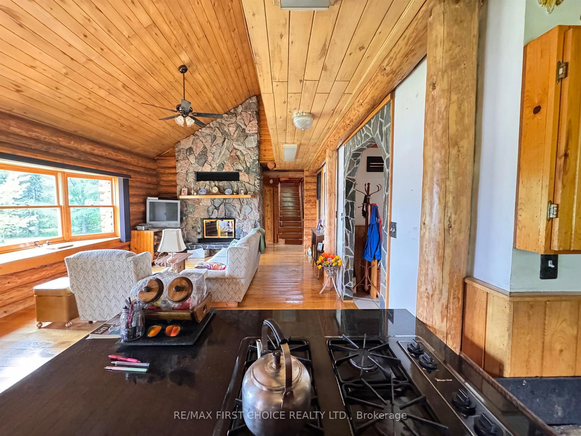 Photo 15 of 26 Cliff, Kenora Remote Area, Blue Lake — HOMEH