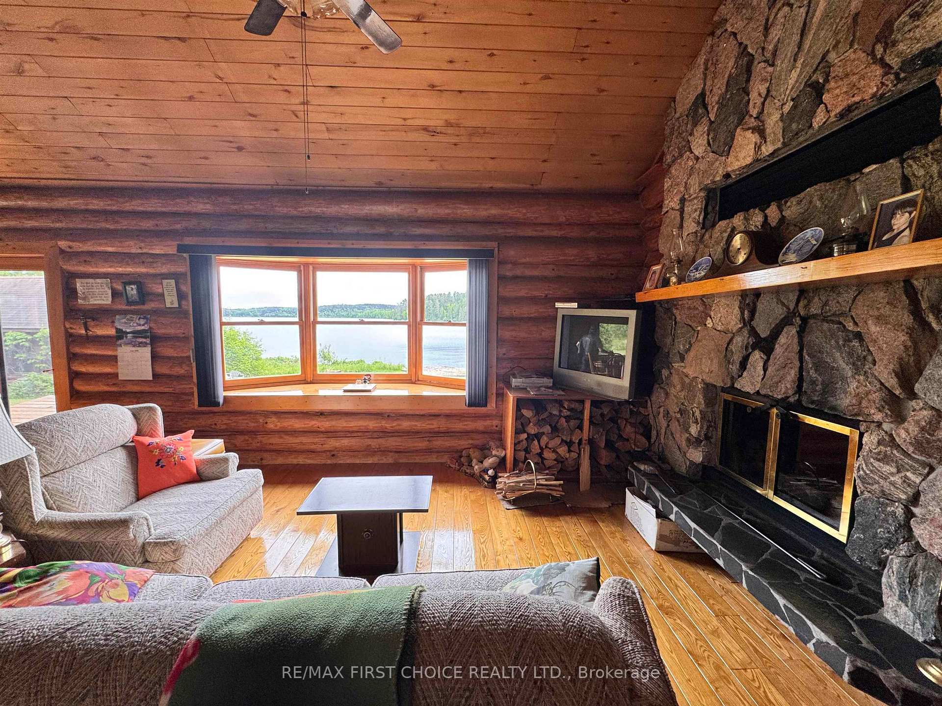 Photo 16 of 26 Cliff, Kenora Remote Area, Blue Lake — HOMEH