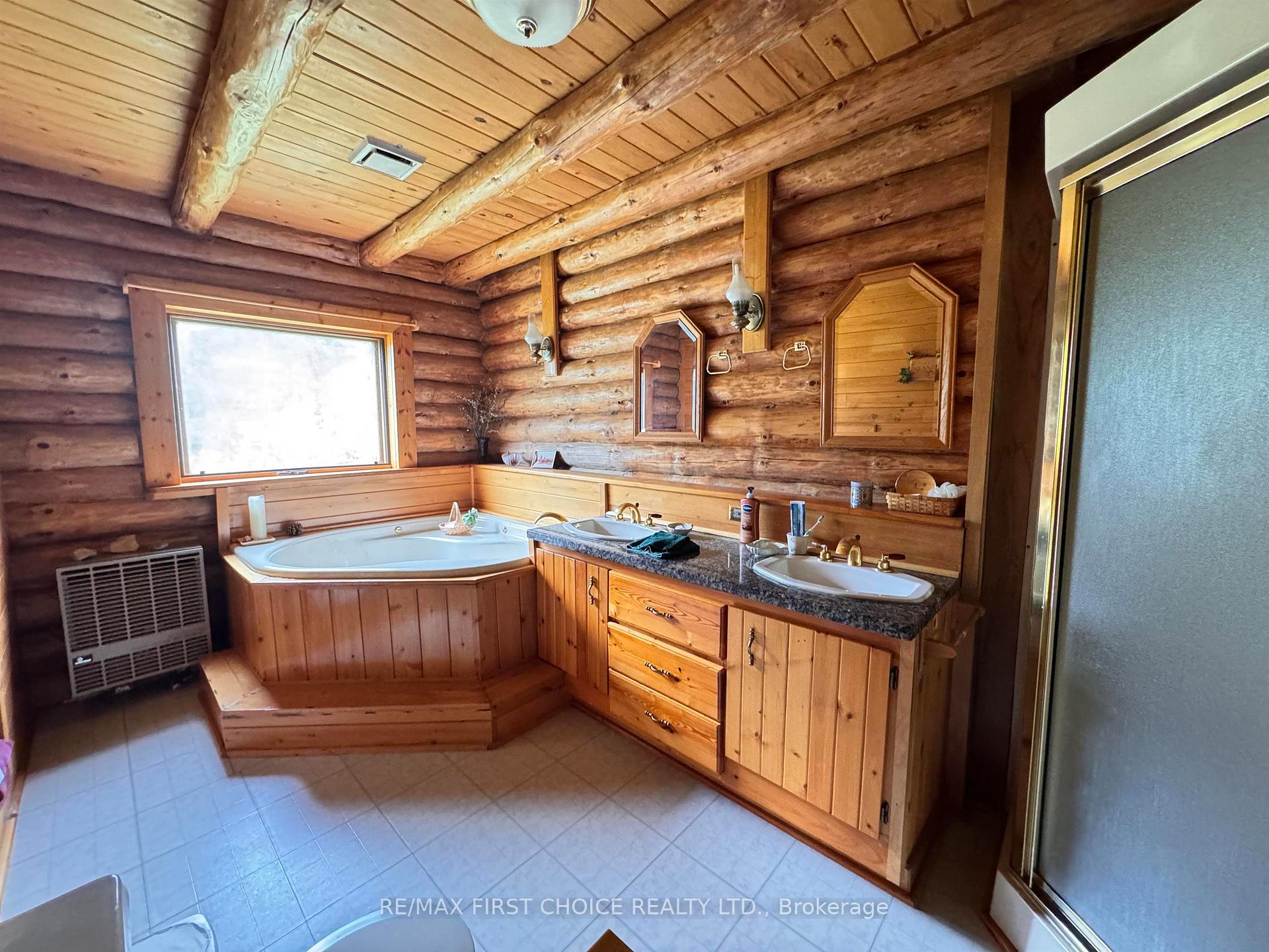 Photo 17 of 26 Cliff, Kenora Remote Area, Blue Lake — HOMEH