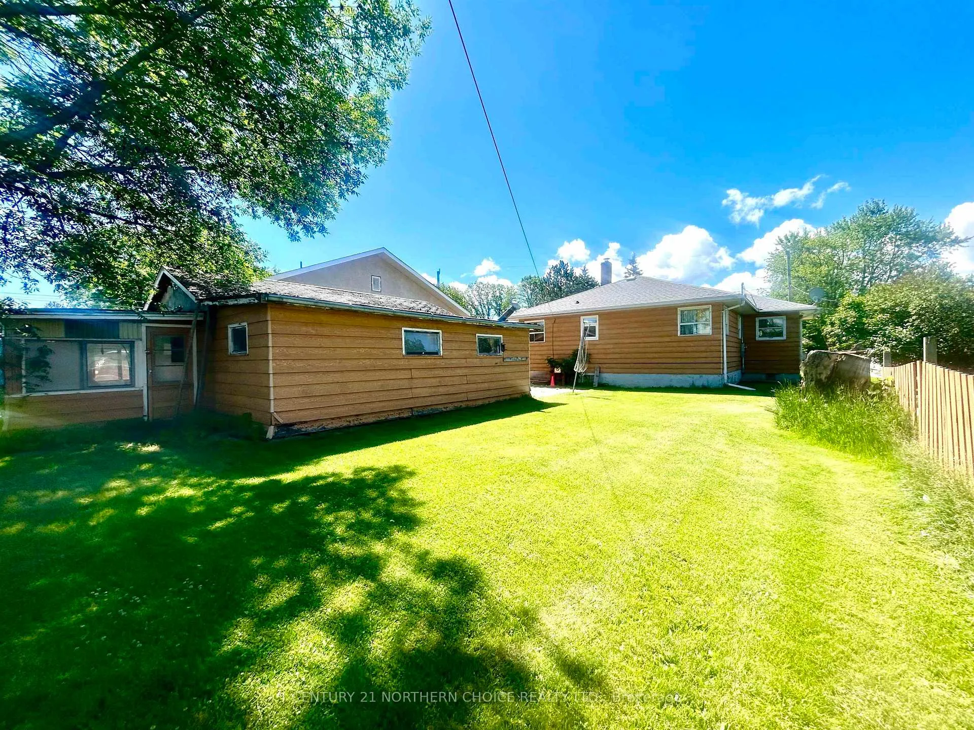 Photo 2 of 634 Riverview Drive, Fort Frances — HOMEH