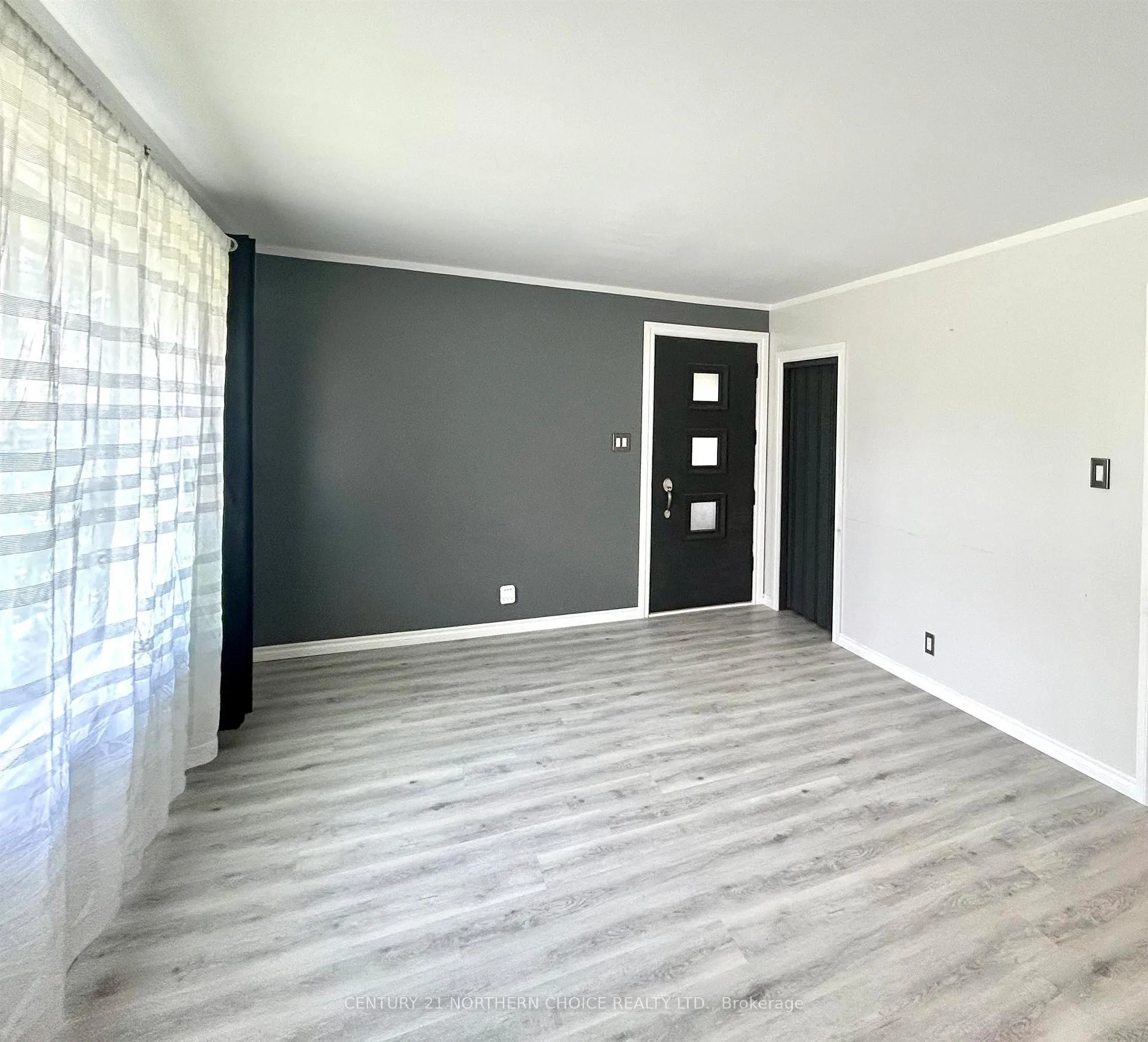 Photo 5 of 634 Riverview Drive, Fort Frances — HOMEH