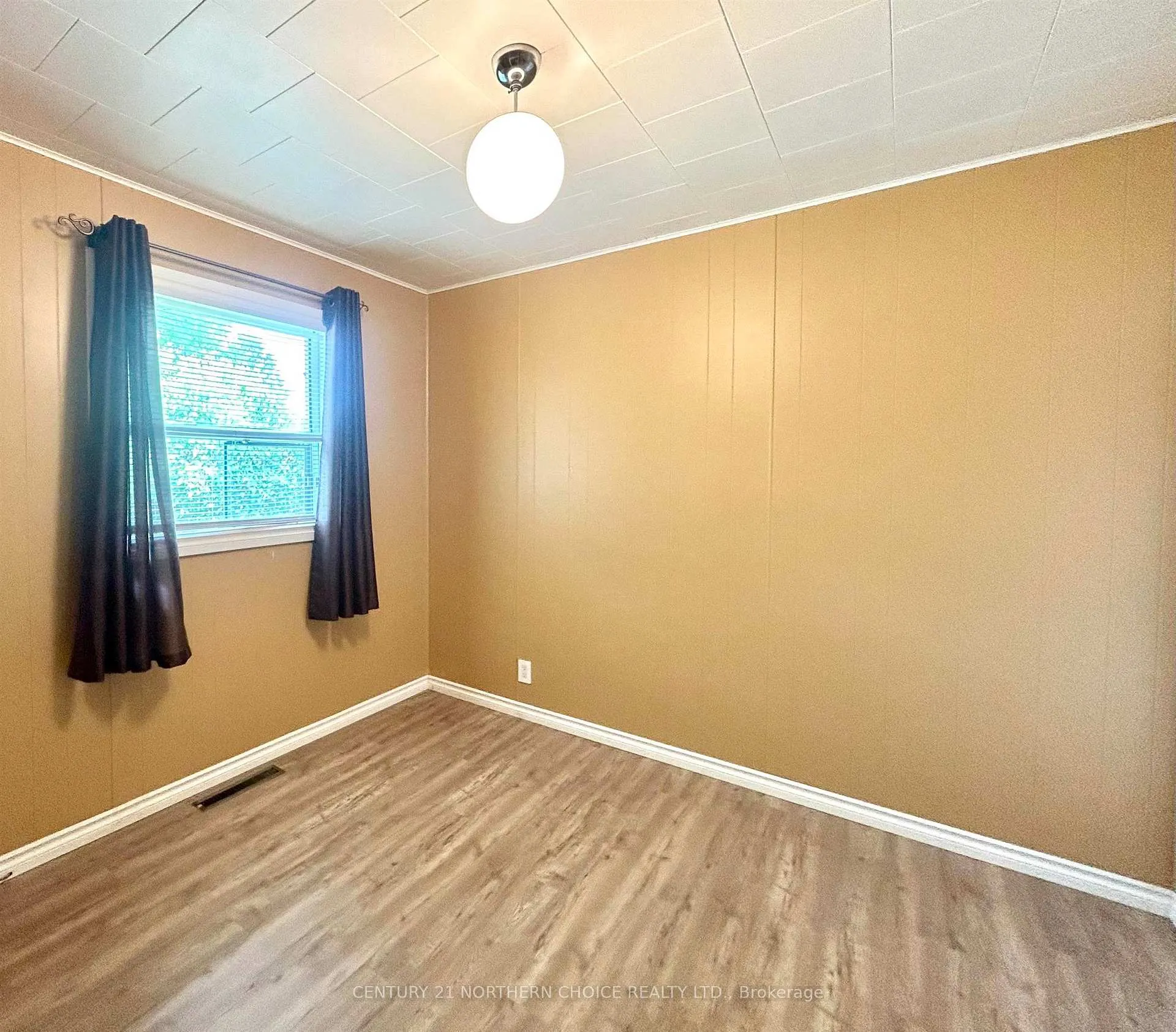 Photo 15 of 634 Riverview Drive, Fort Frances — HOMEH
