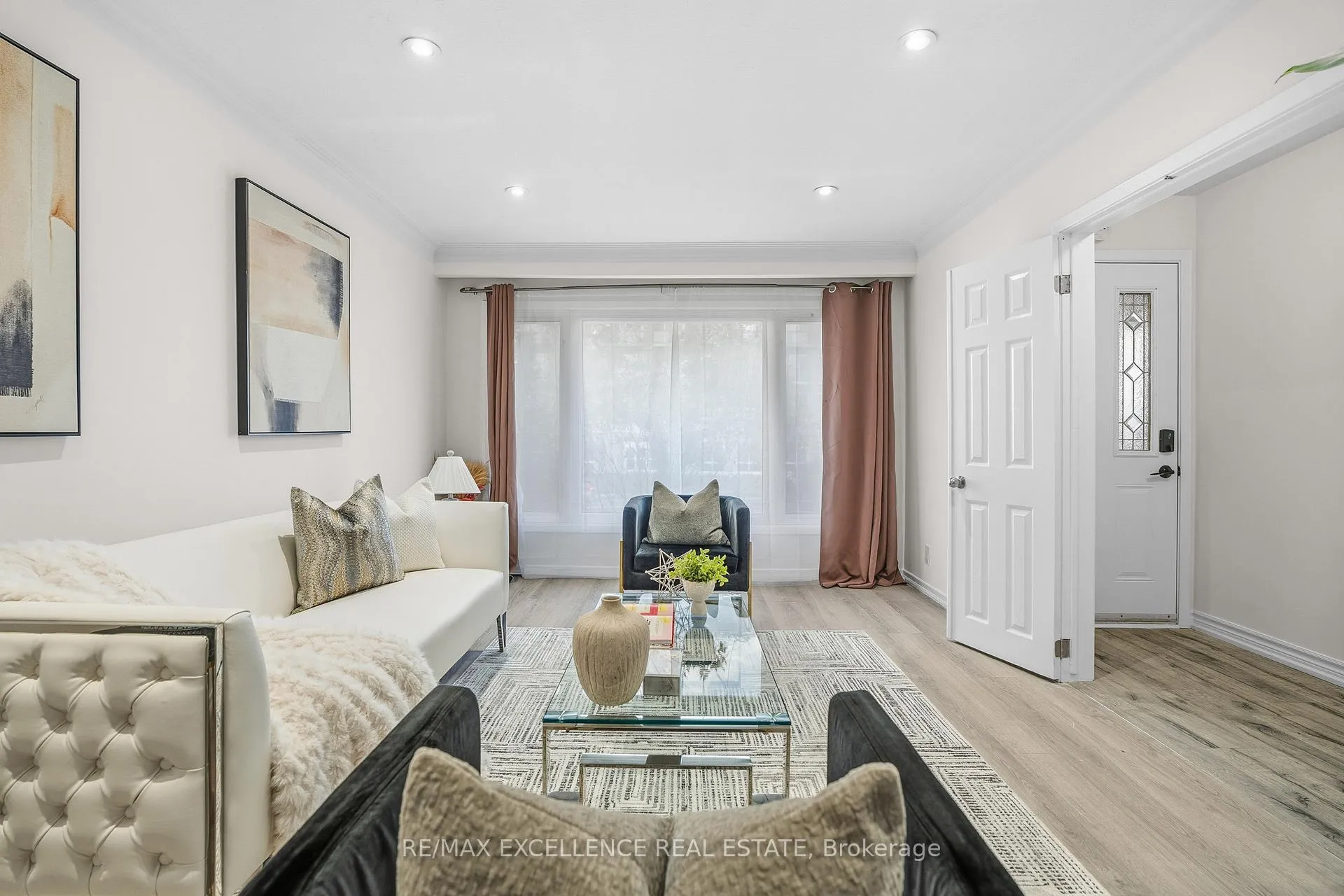 Photo 5 of 45 Stevenson Road N, Oshawa, McLaughlin — HOMEH
