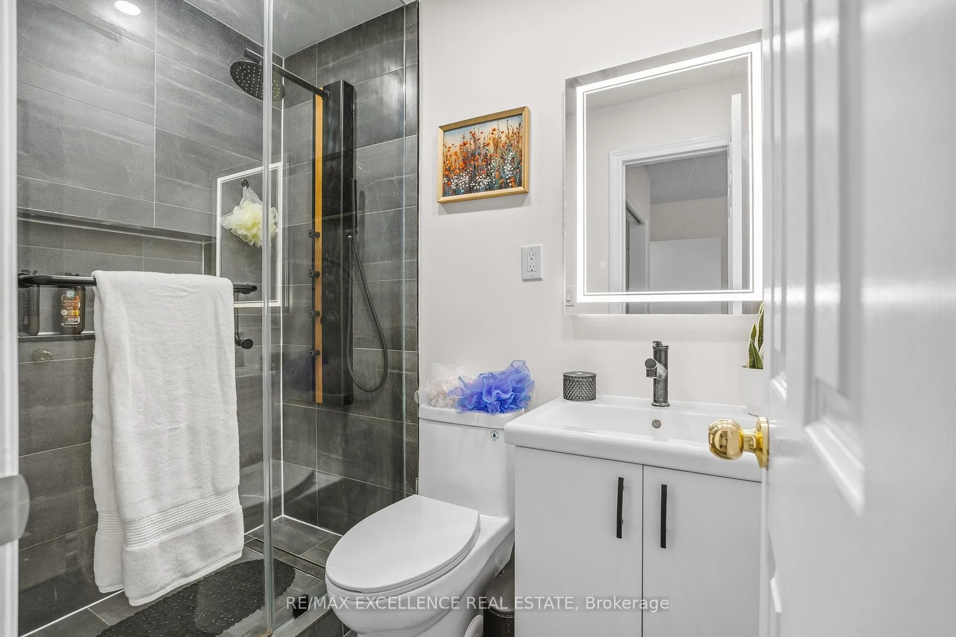 Photo 17 of 45 Stevenson Road N, Oshawa, McLaughlin — HOMEH