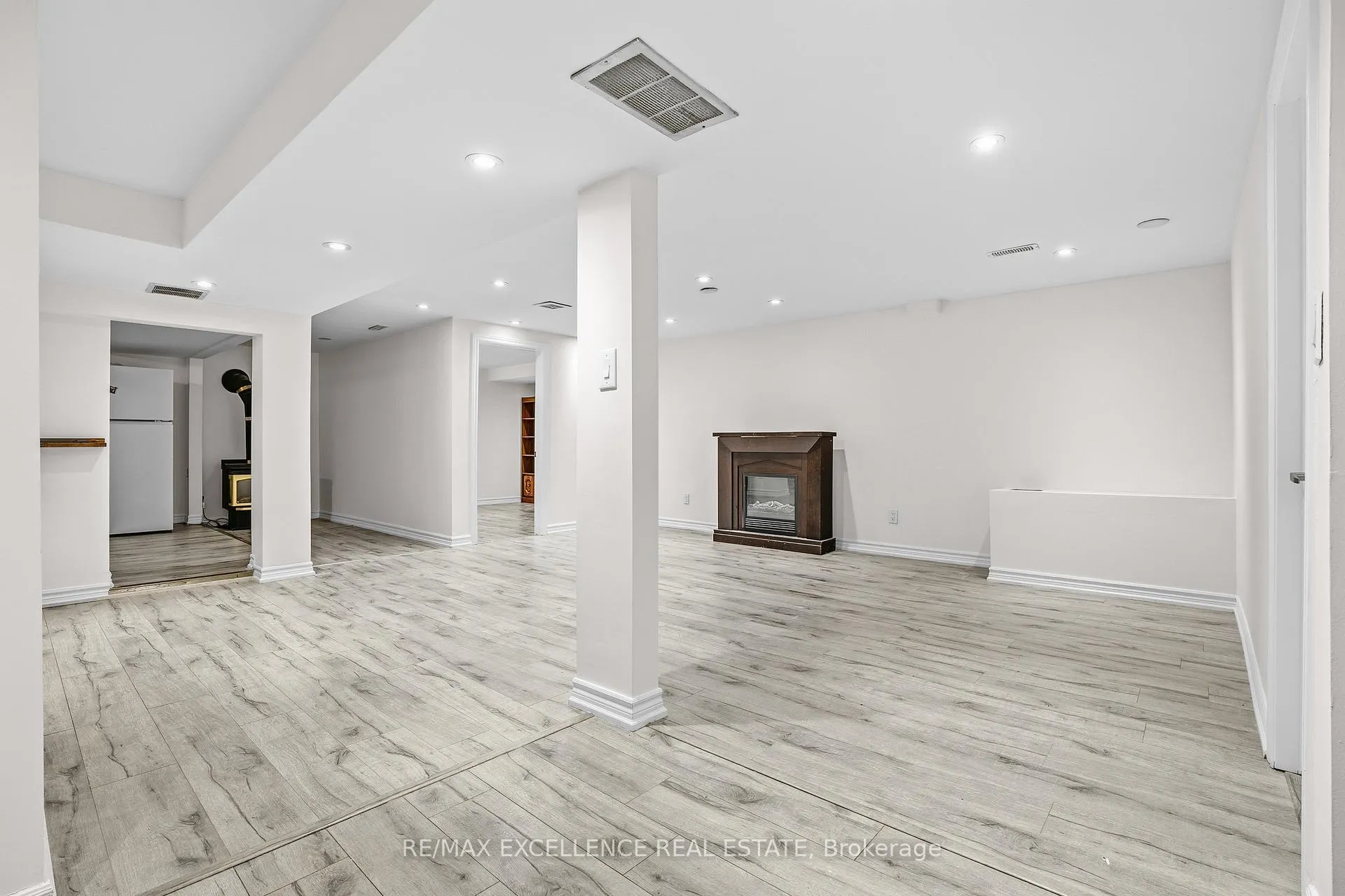 Photo 23 of 45 Stevenson Road N, Oshawa, McLaughlin — HOMEH