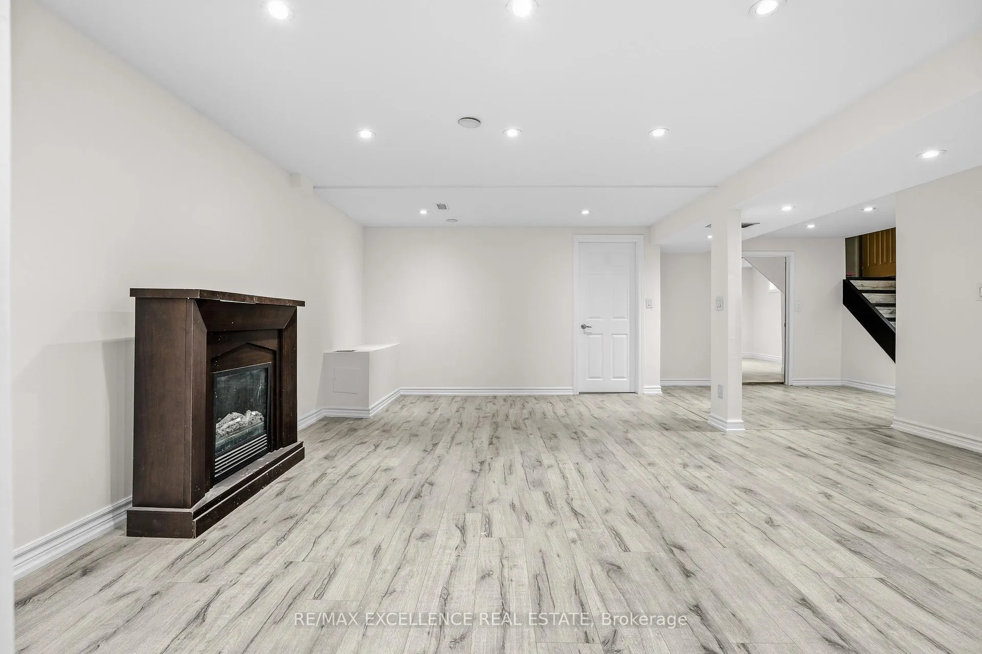 Photo 24 of 45 Stevenson Road N, Oshawa, McLaughlin — HOMEH